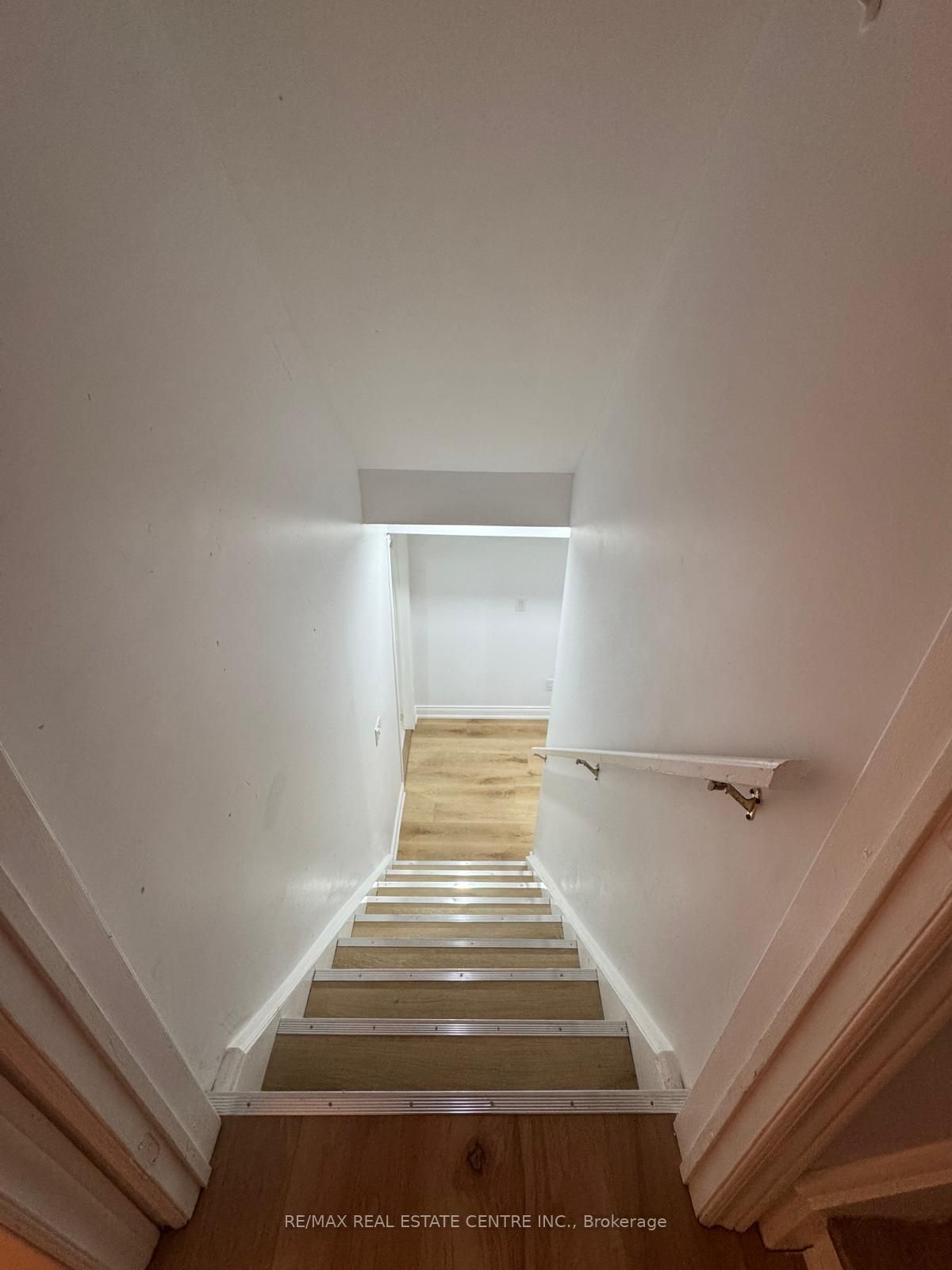 155 Waller Street Bsmt Property Photo 25