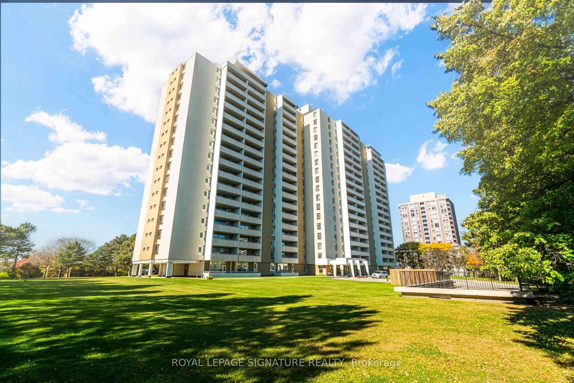2550 Pharmacy Avenue 812 Property Photo 1