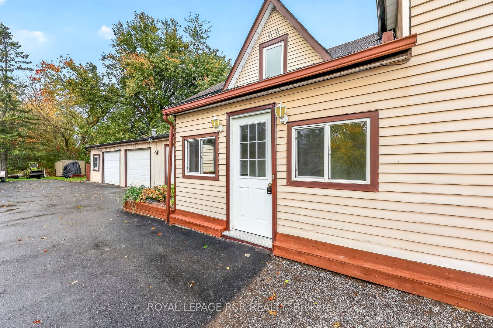 22984 Highway 12 Road Property Photo 6