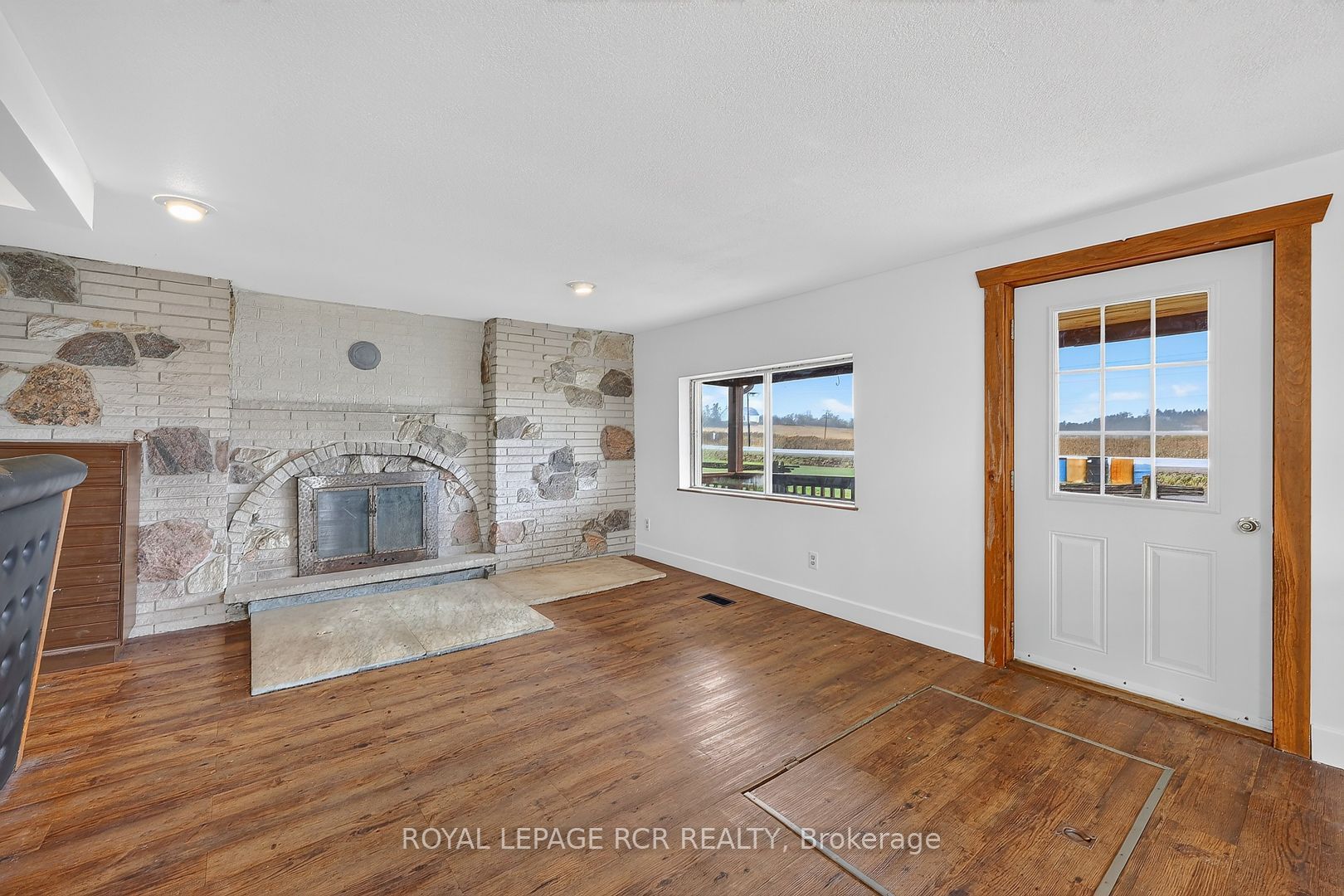 22984 Highway 12 Road Property Photo 15