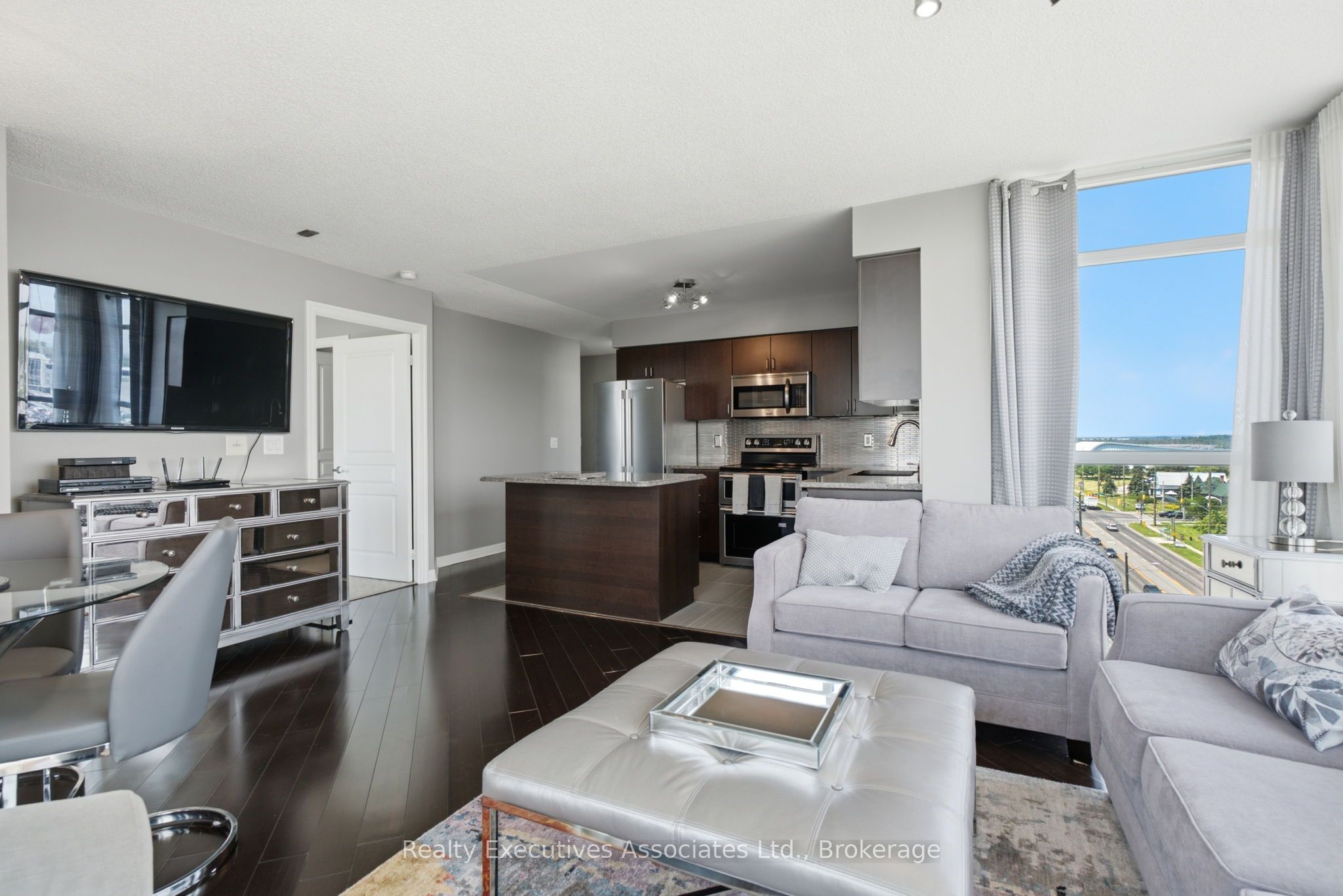 1600 Charles Street 911 Property Photo 12
