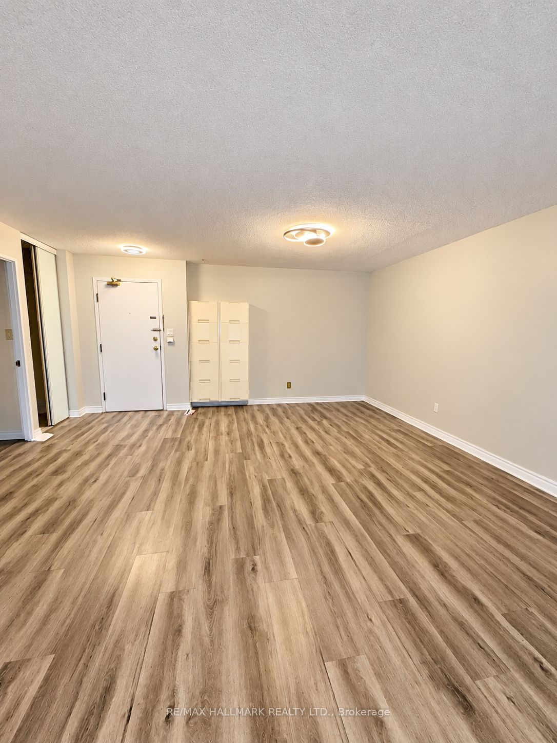 80 Alton Towers Circle 508 Property Photo 2
