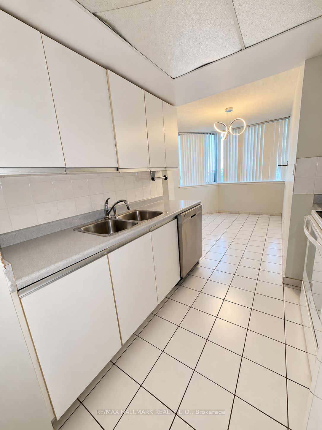 80 Alton Towers Circle 508 Property Photo 5