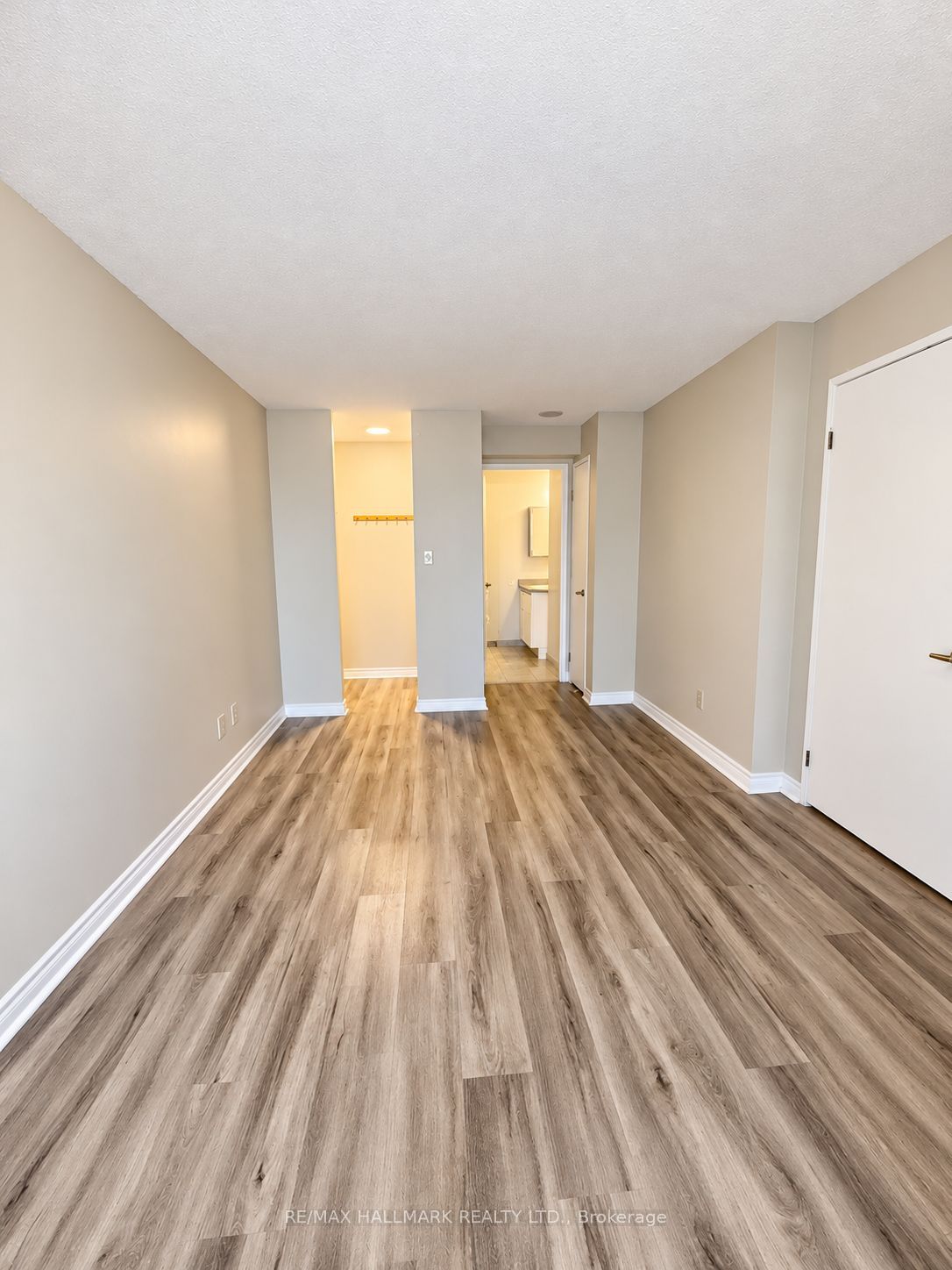 80 Alton Towers Circle 508 Property Photo 7