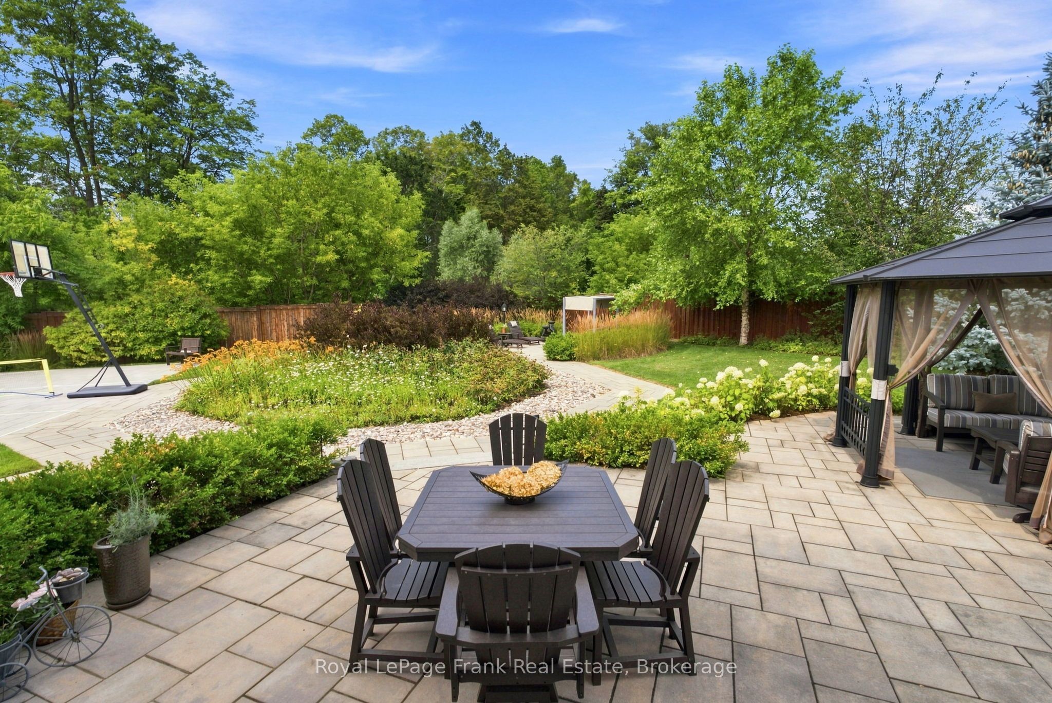 218 Arctic Actress Court Property Photo 6