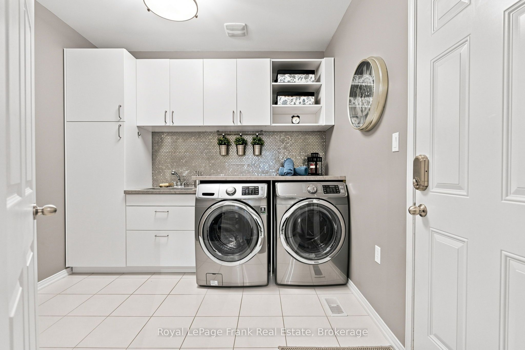 218 Arctic Actress Court Property Photo 22