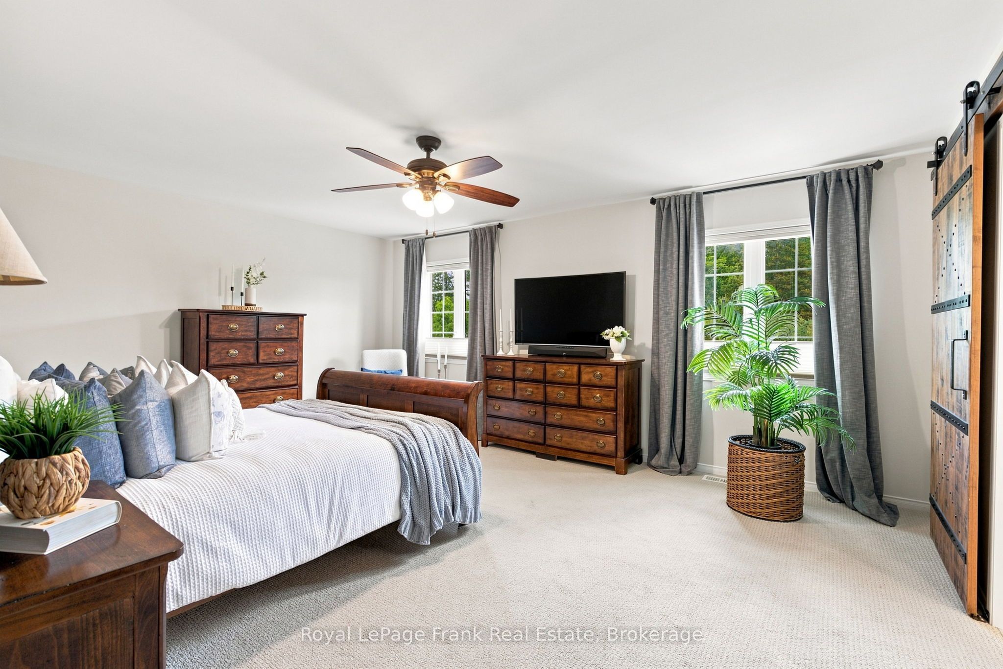 218 Arctic Actress Court Property Photo 24