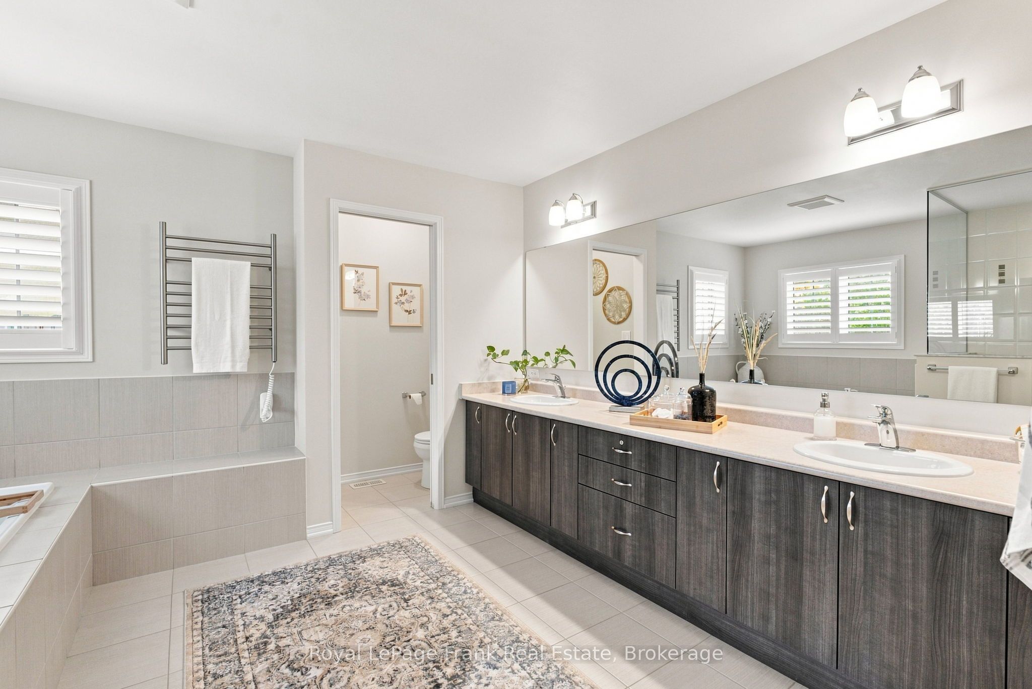 218 Arctic Actress Court Property Photo 27