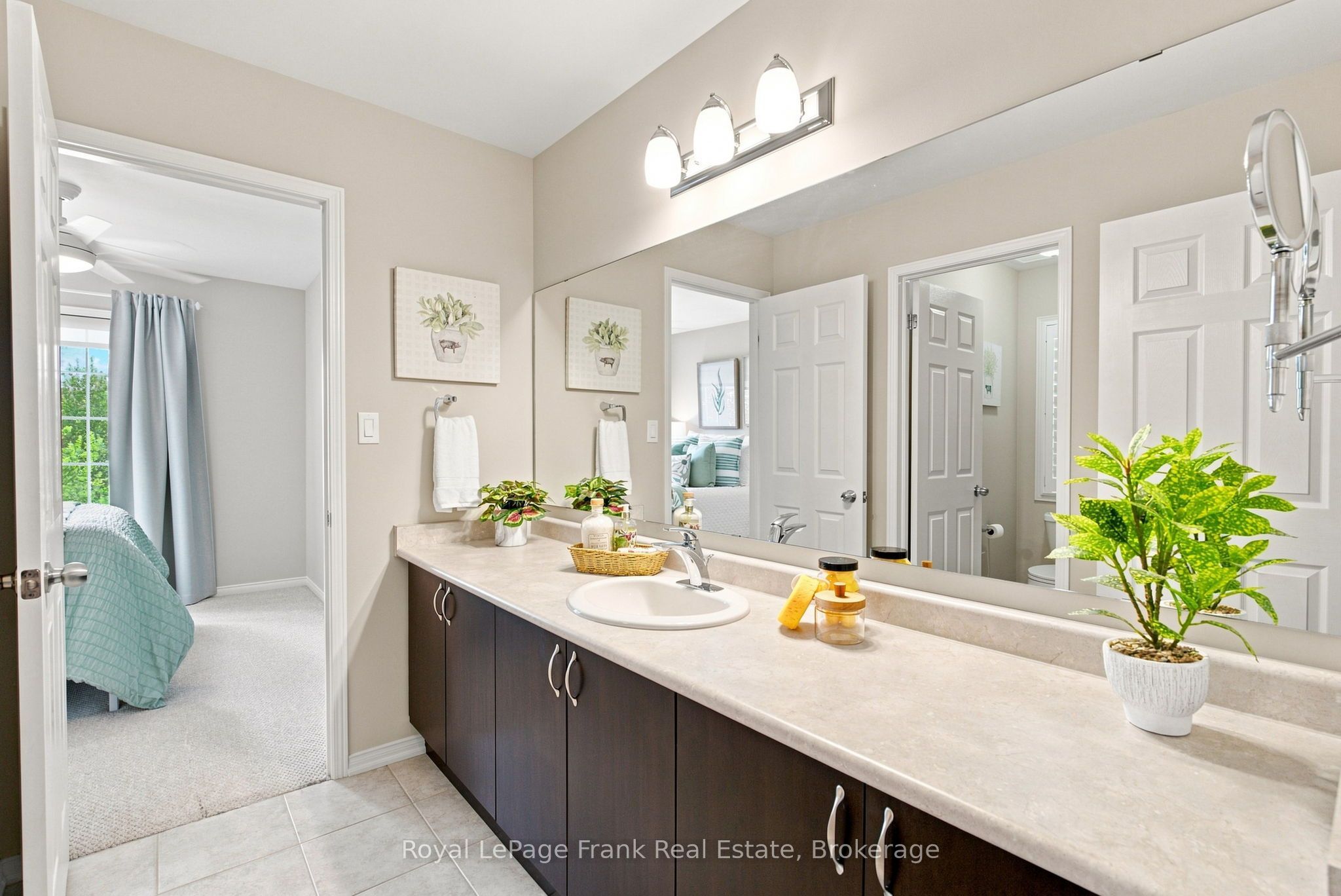218 Arctic Actress Court Property Photo 35