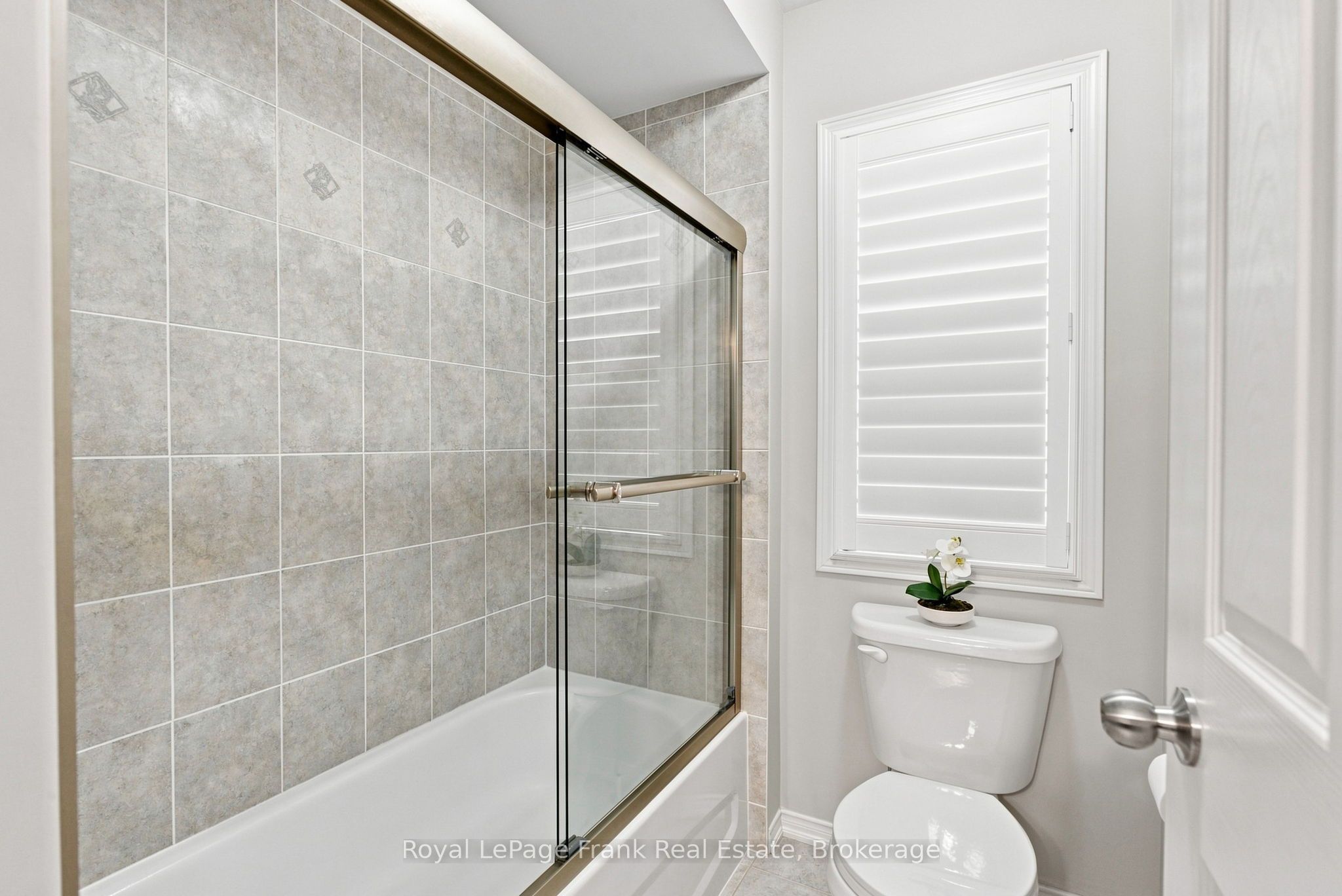 218 Arctic Actress Court Property Photo 36