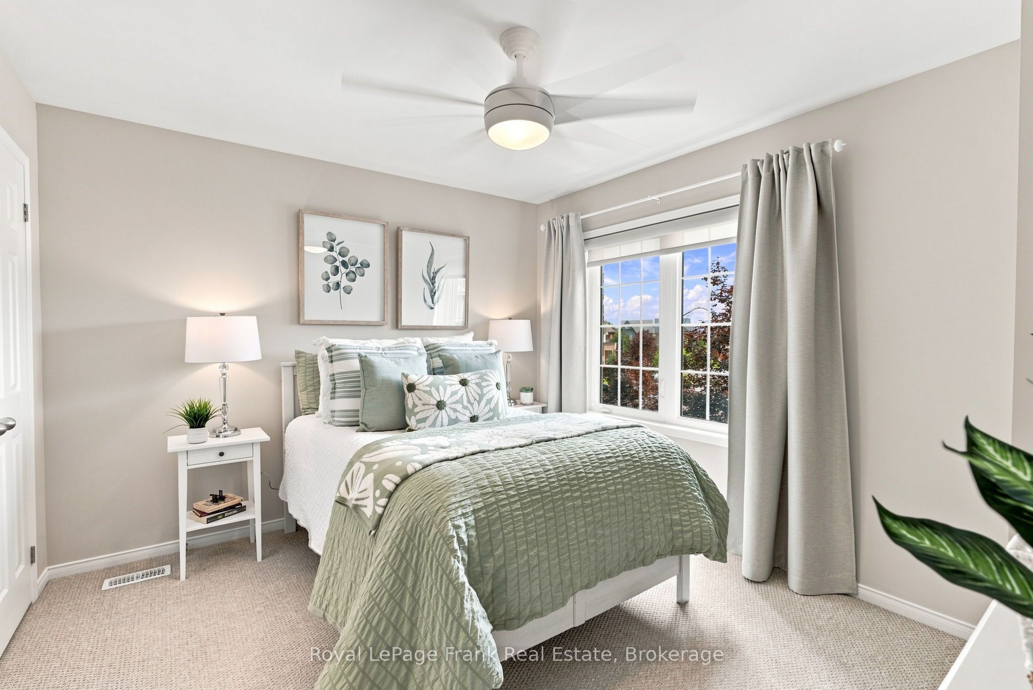 218 Arctic Actress Court Property Photo 37