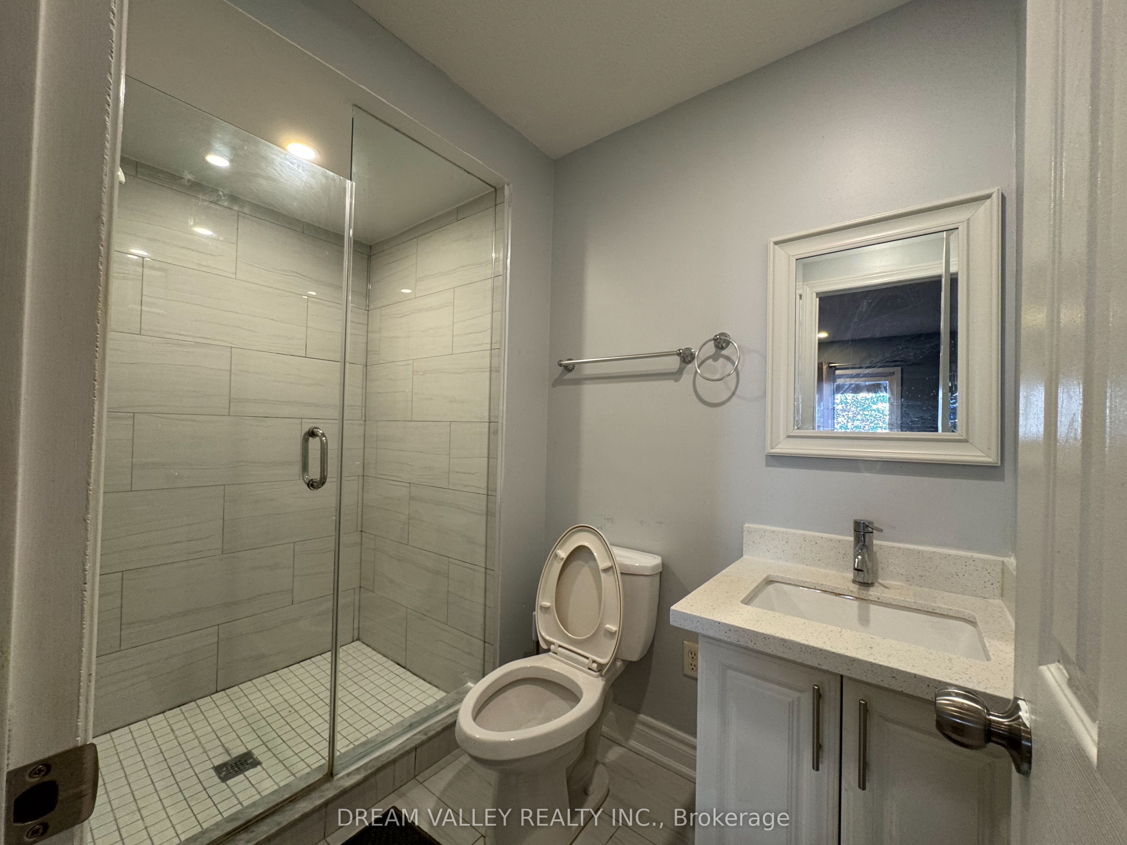 18 Wilkes Crescent Main Property Photo 10