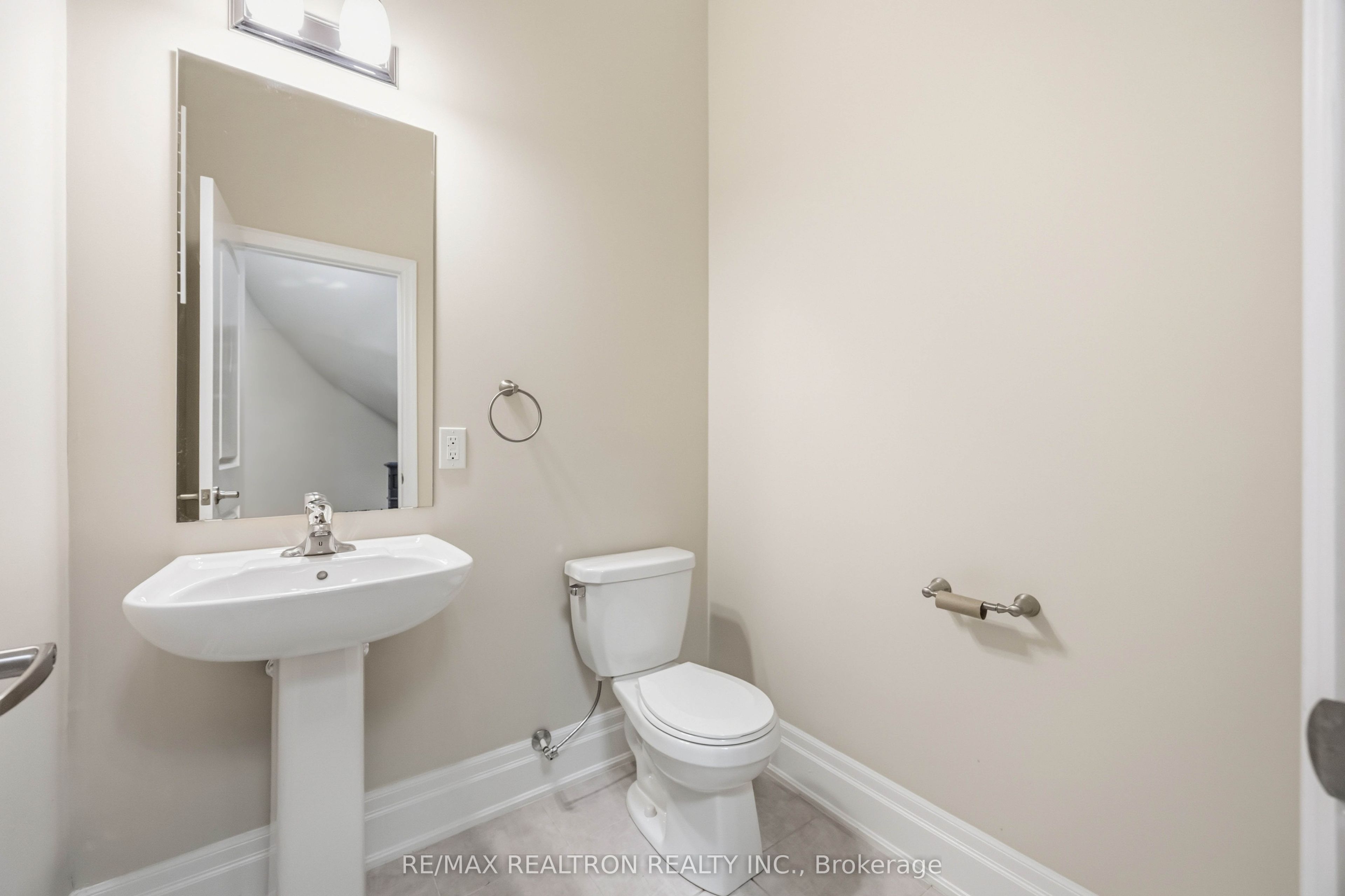 1917 Fairport Road Property Photo 19
