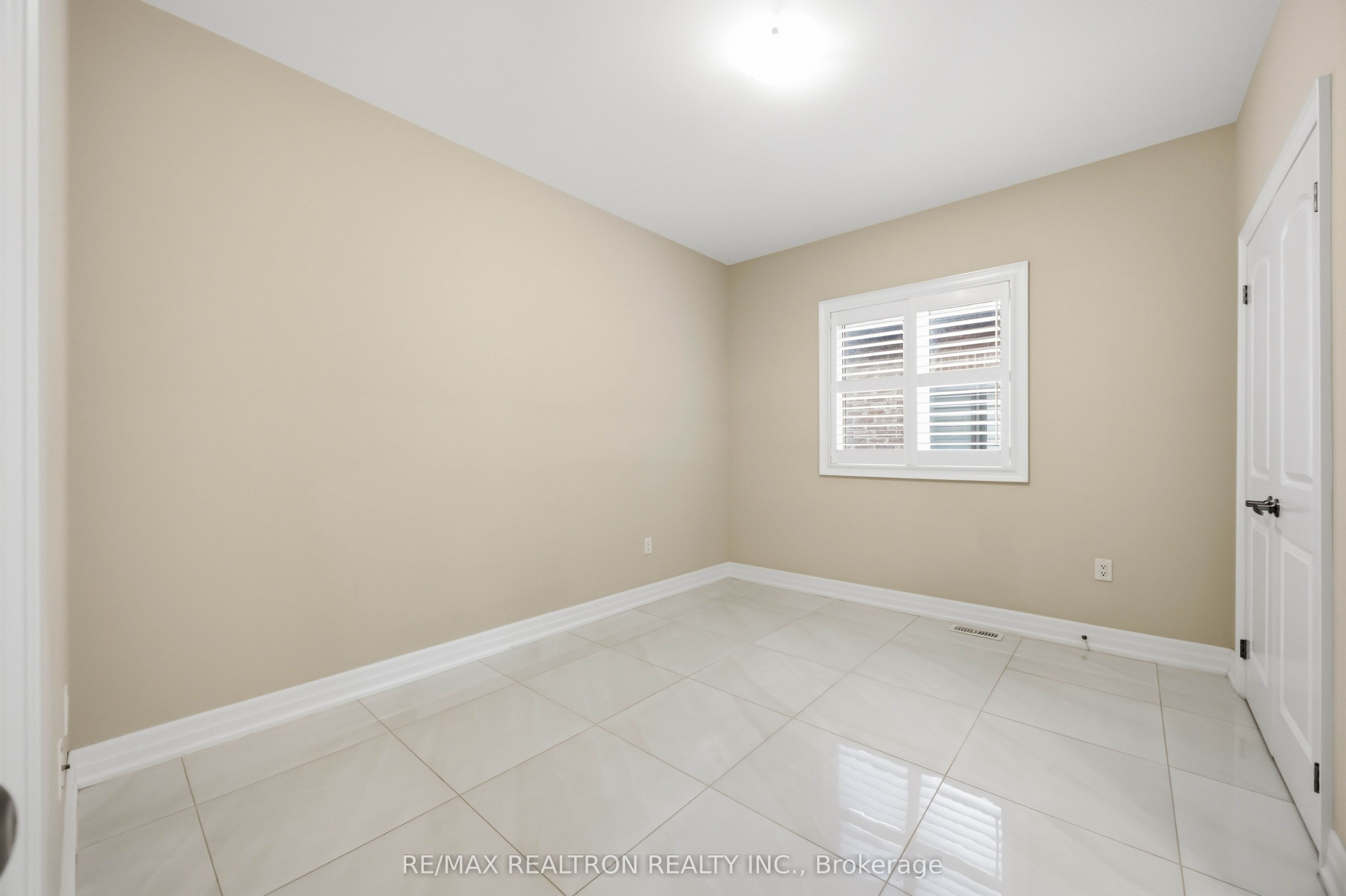 1917 Fairport Road Property Photo 24