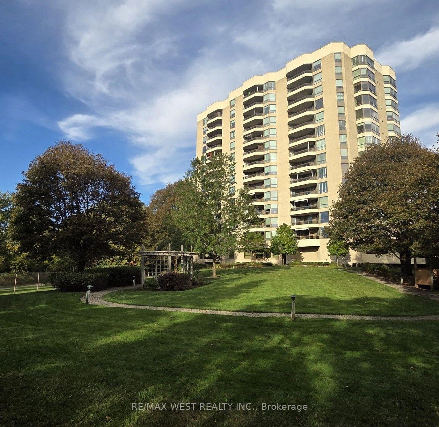 700 Wilson Road N 305 Property Photo 1