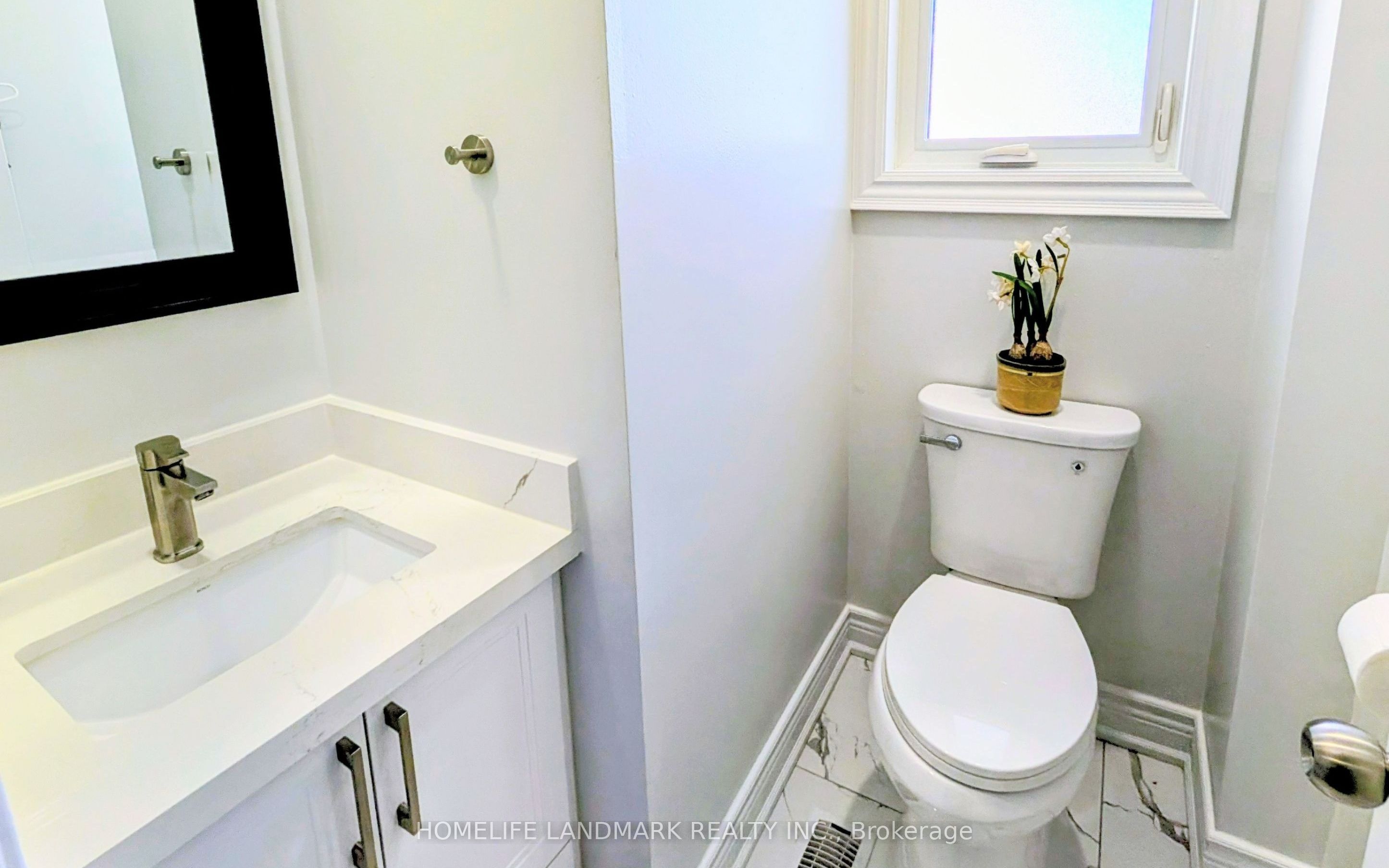 1442 Connery Crescent Property Photo 9