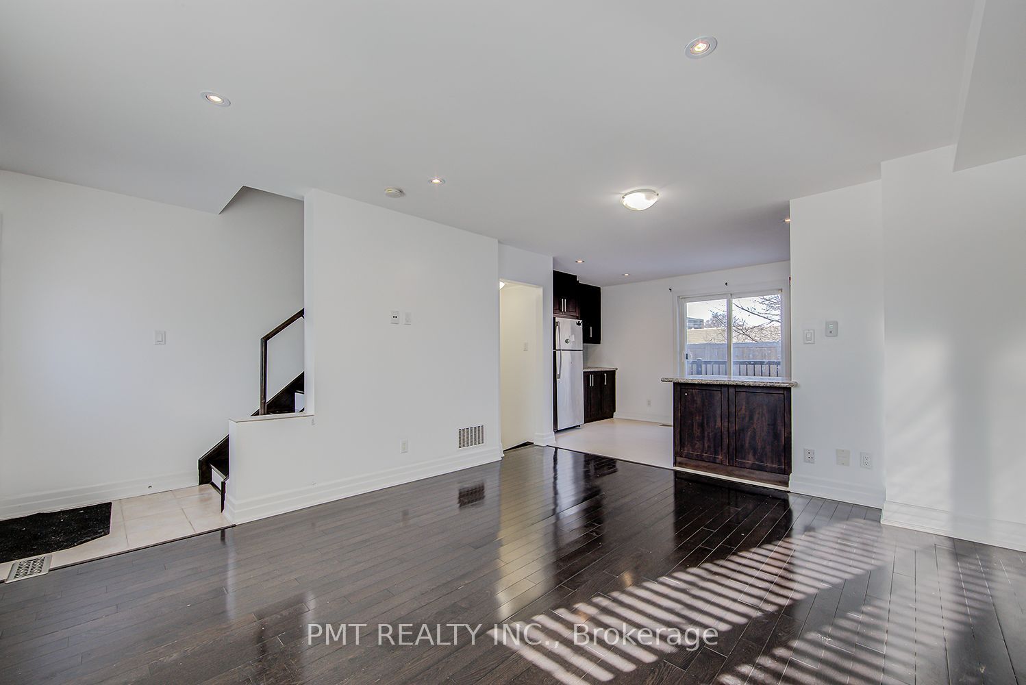 14 Coventry Street Property Photo 6
