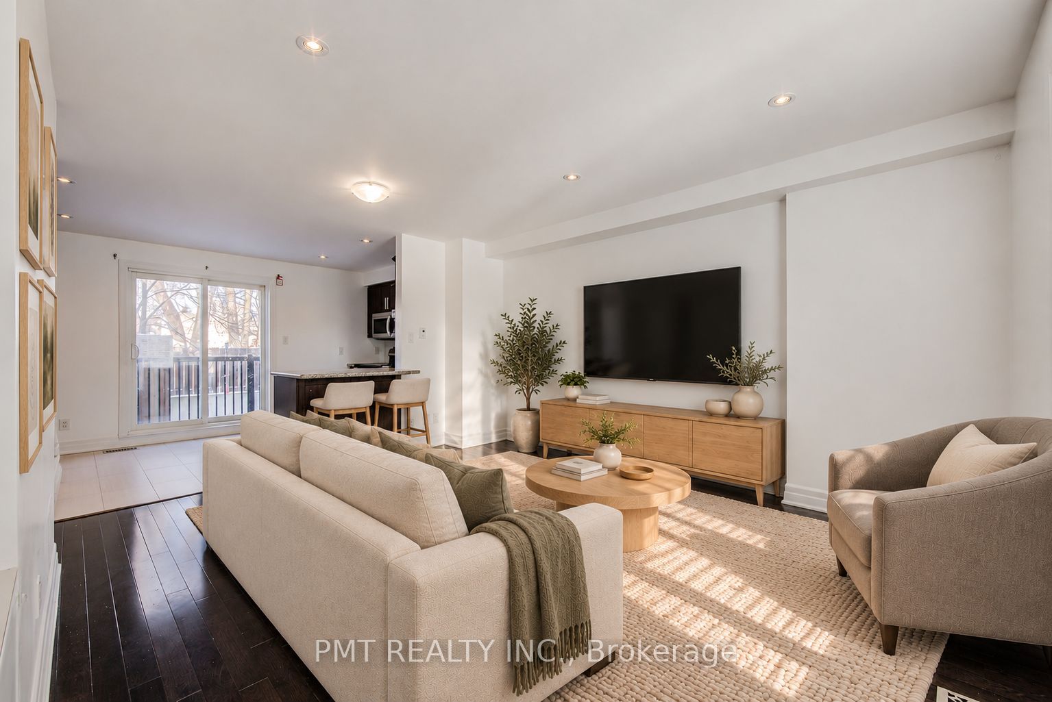 14 Coventry Street Property Photo 11