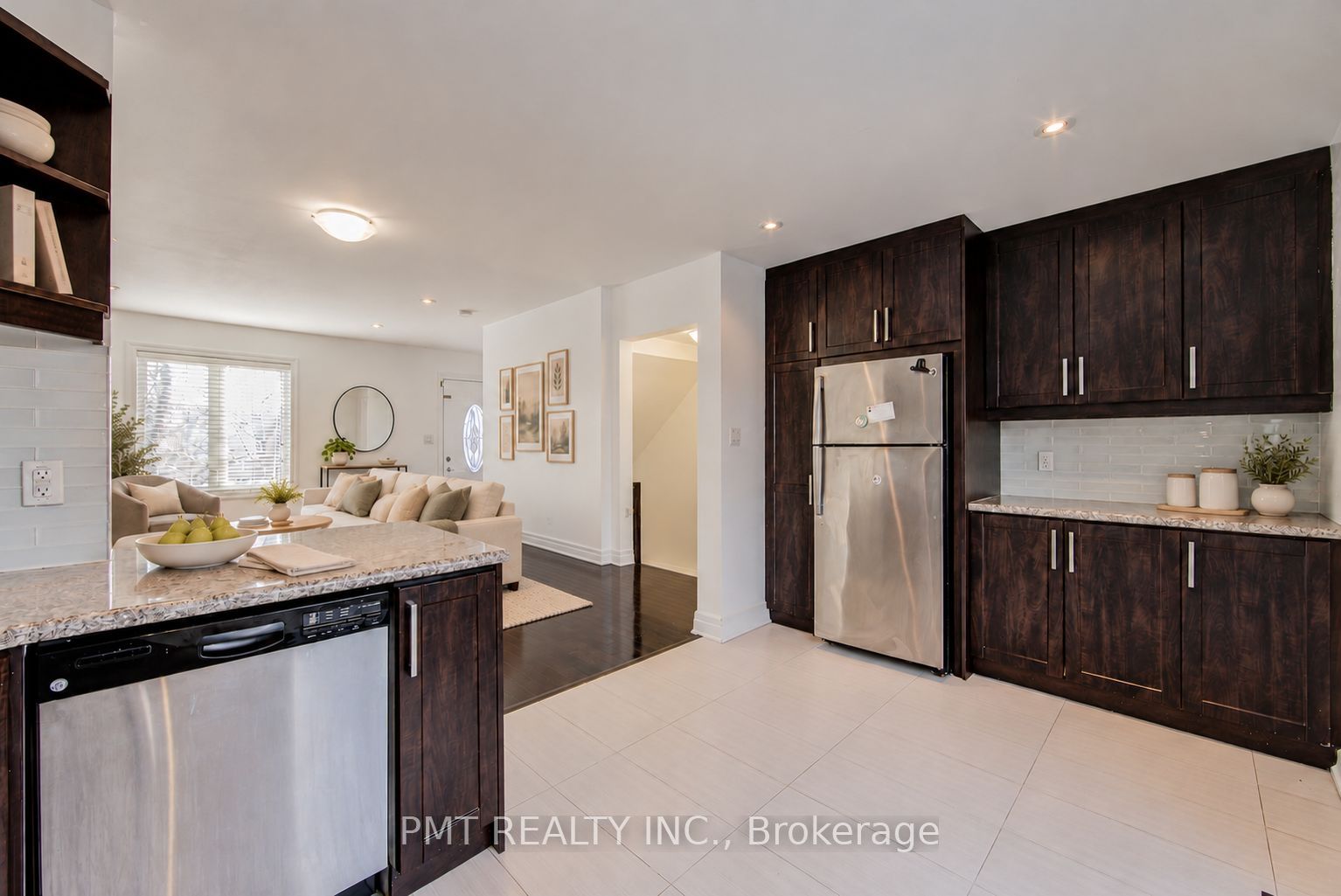14 Coventry Street Property Photo 17