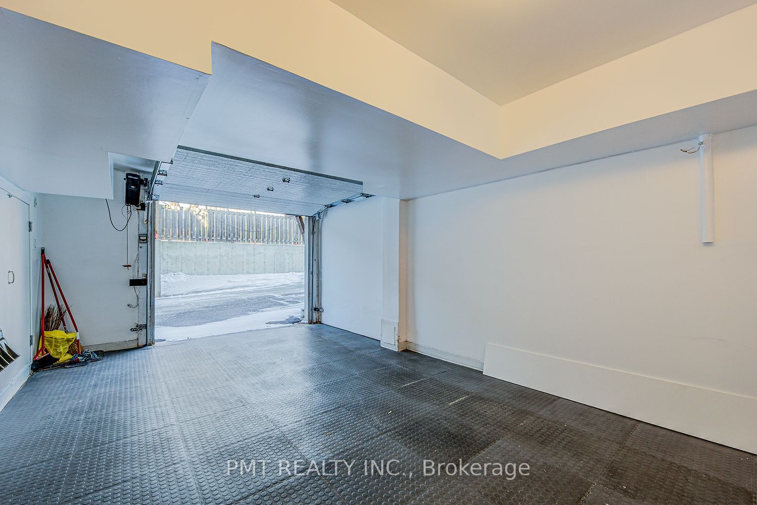 14 Coventry Street Property Photo 48