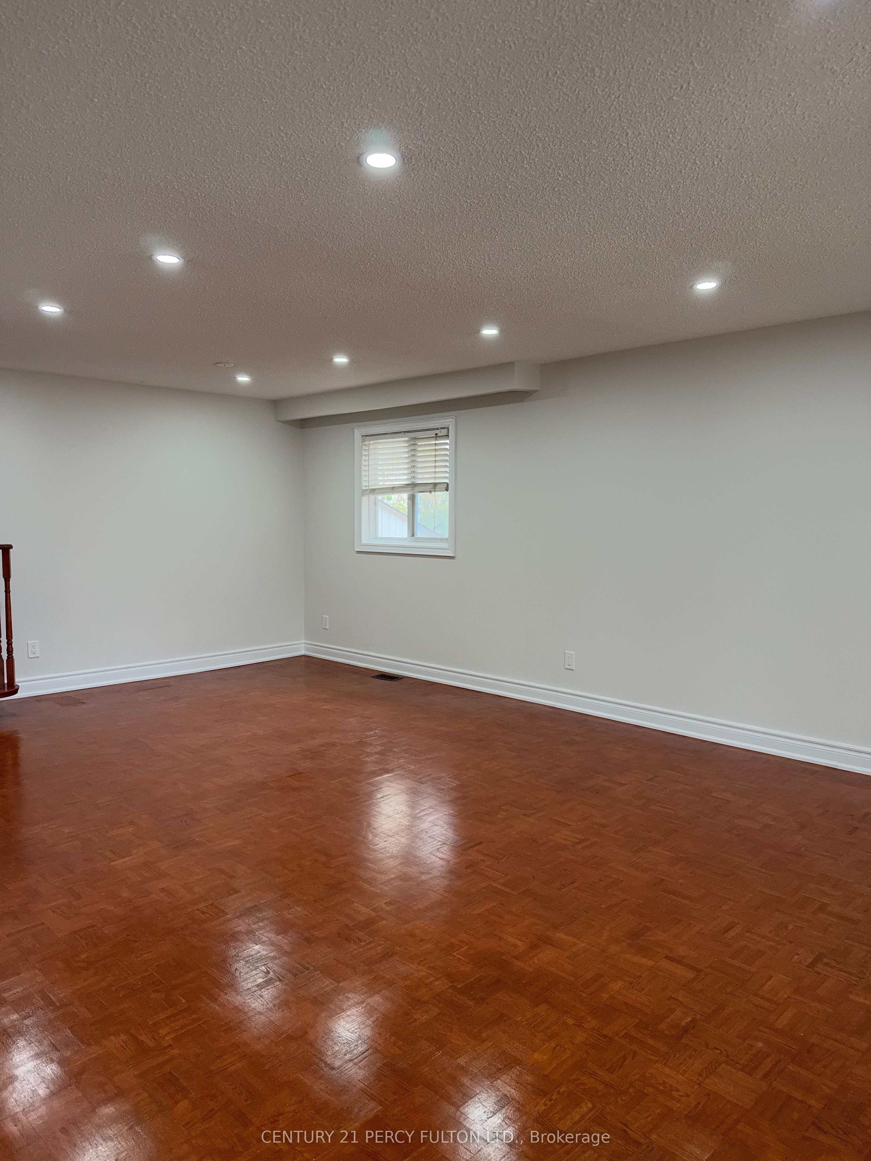 29 Lawnmere Crescent Property Photo 6