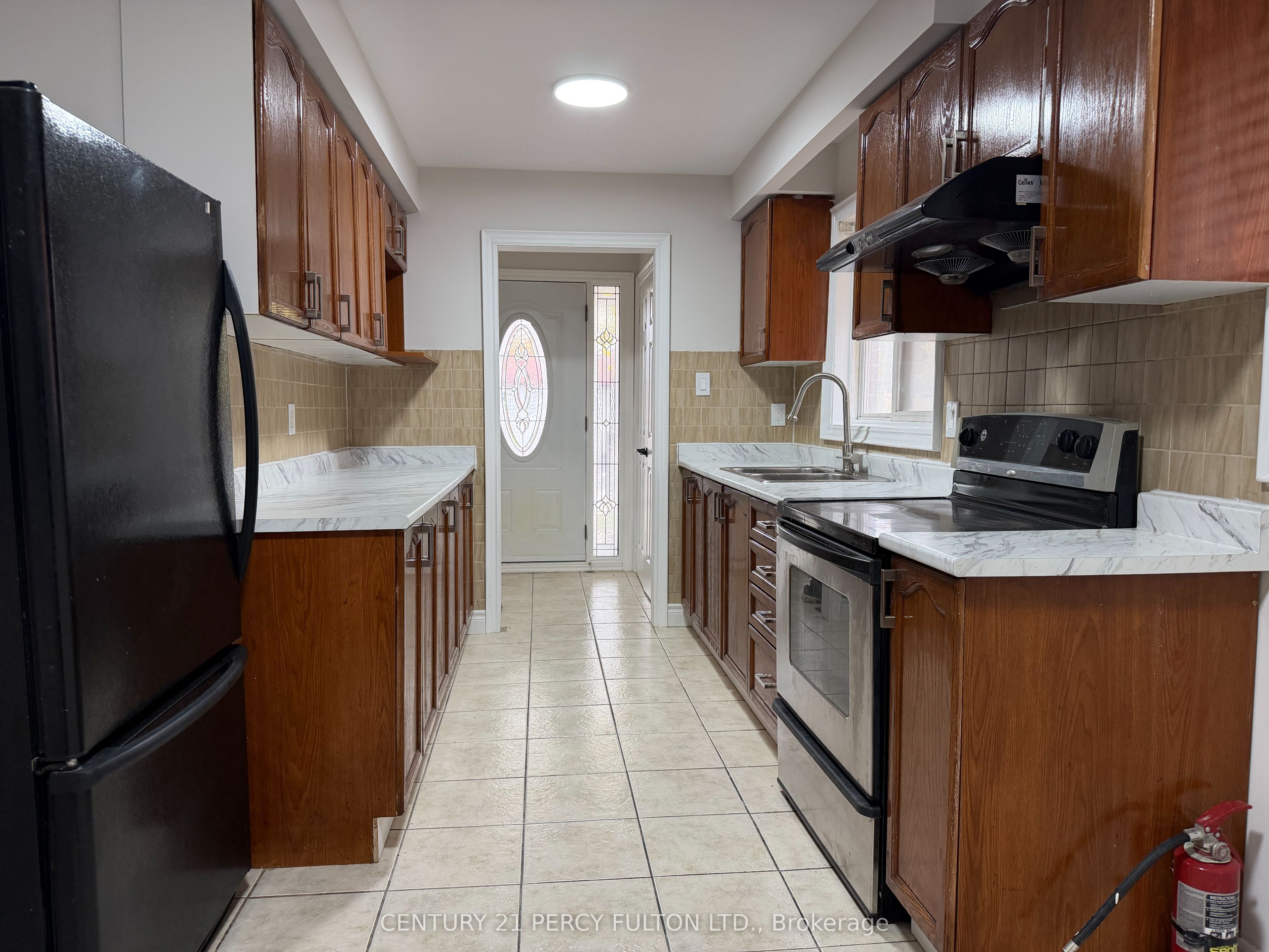 29 Lawnmere Crescent Property Photo 10