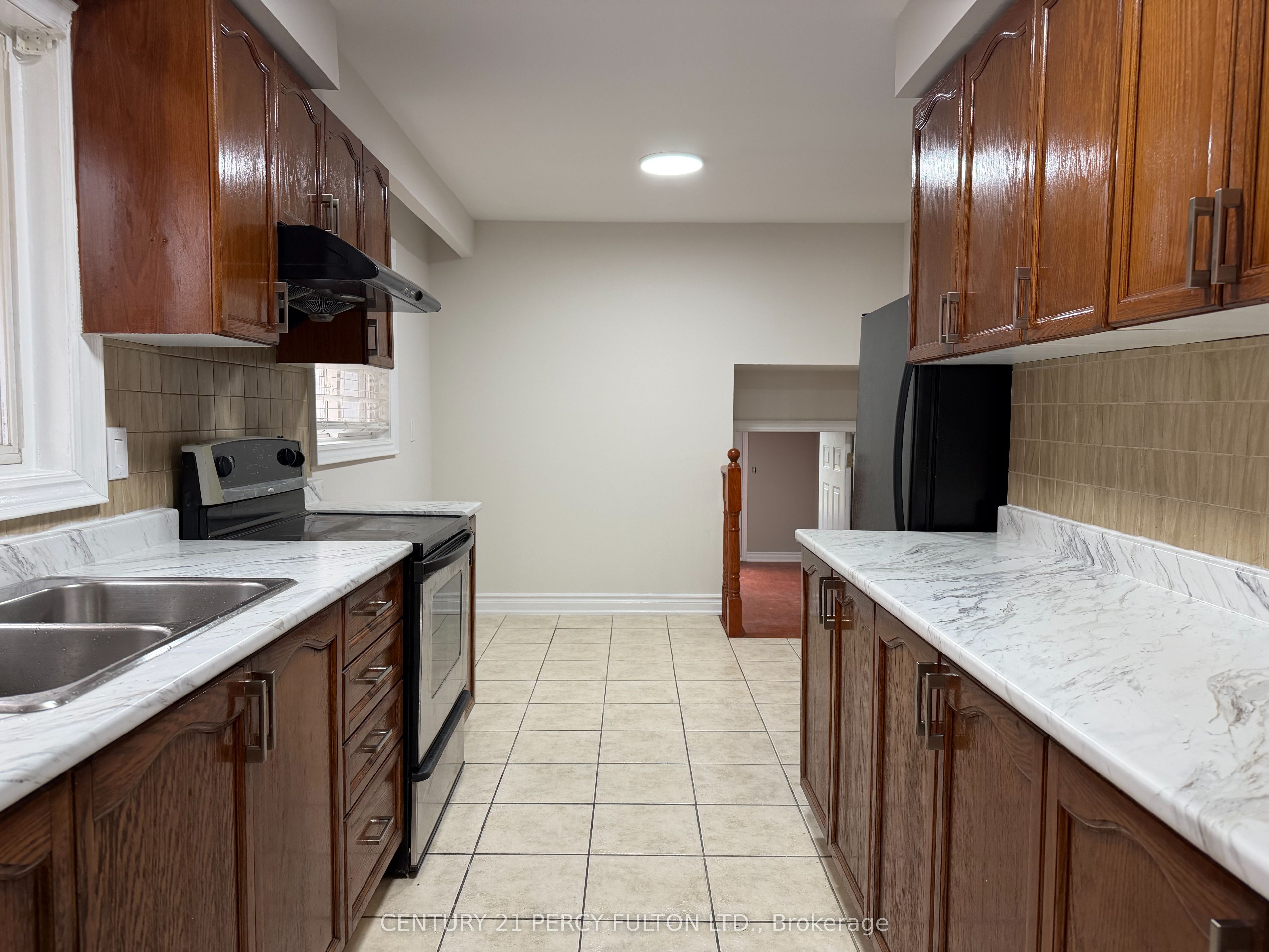 29 Lawnmere Crescent Property Photo 11