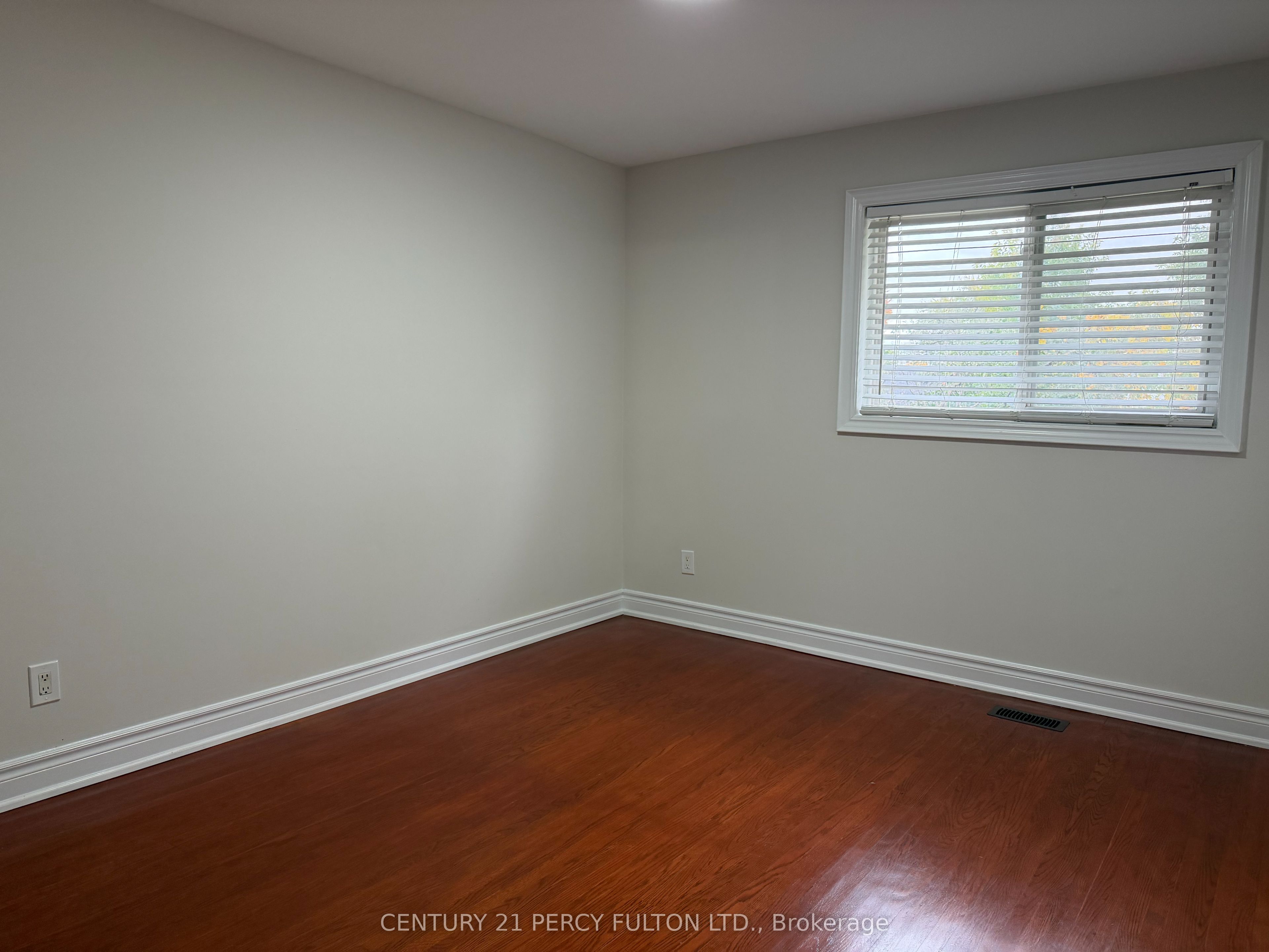 29 Lawnmere Crescent Property Photo 13
