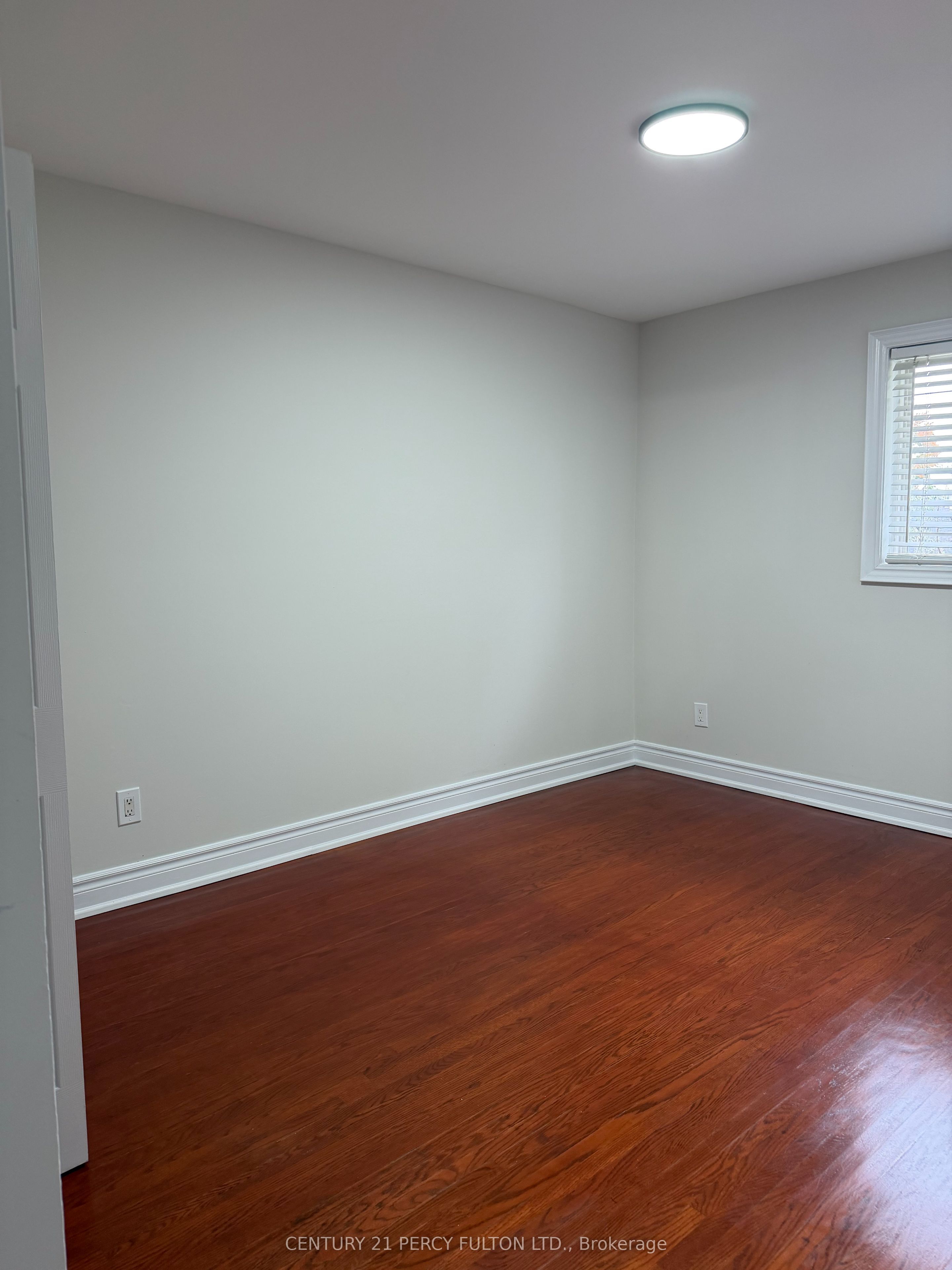 29 Lawnmere Crescent Property Photo 14