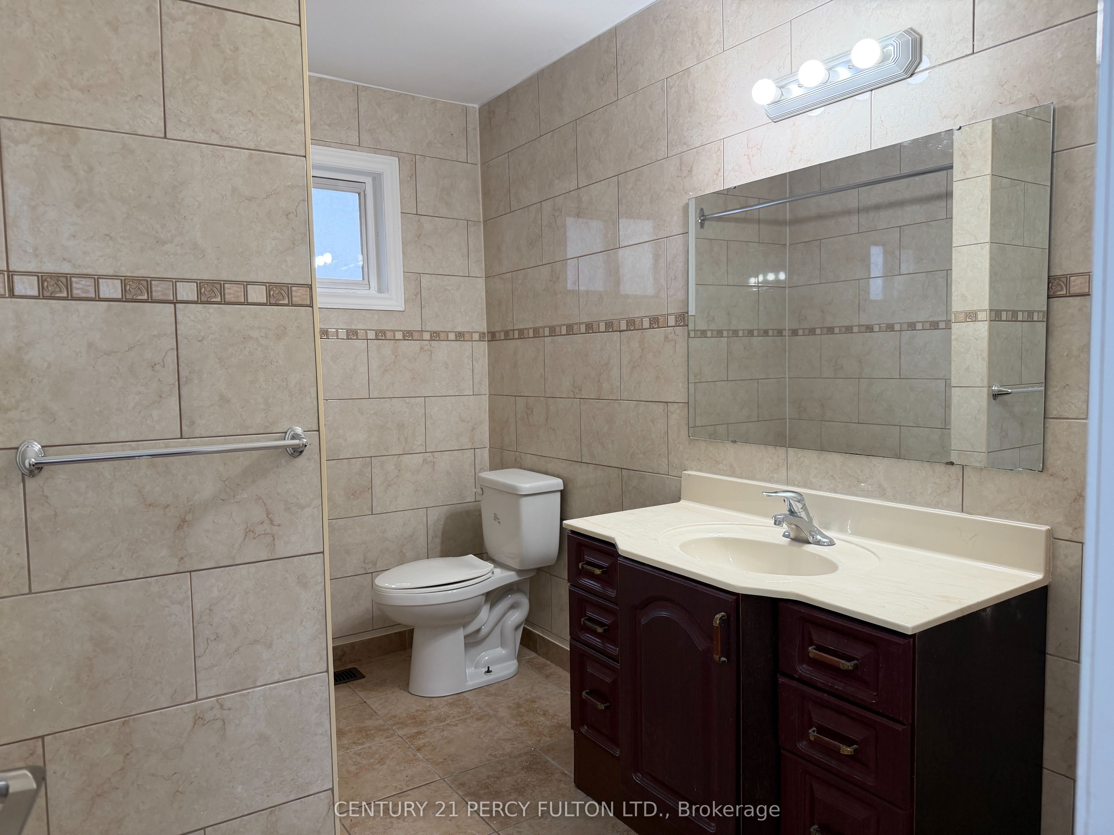 29 Lawnmere Crescent Property Photo 17