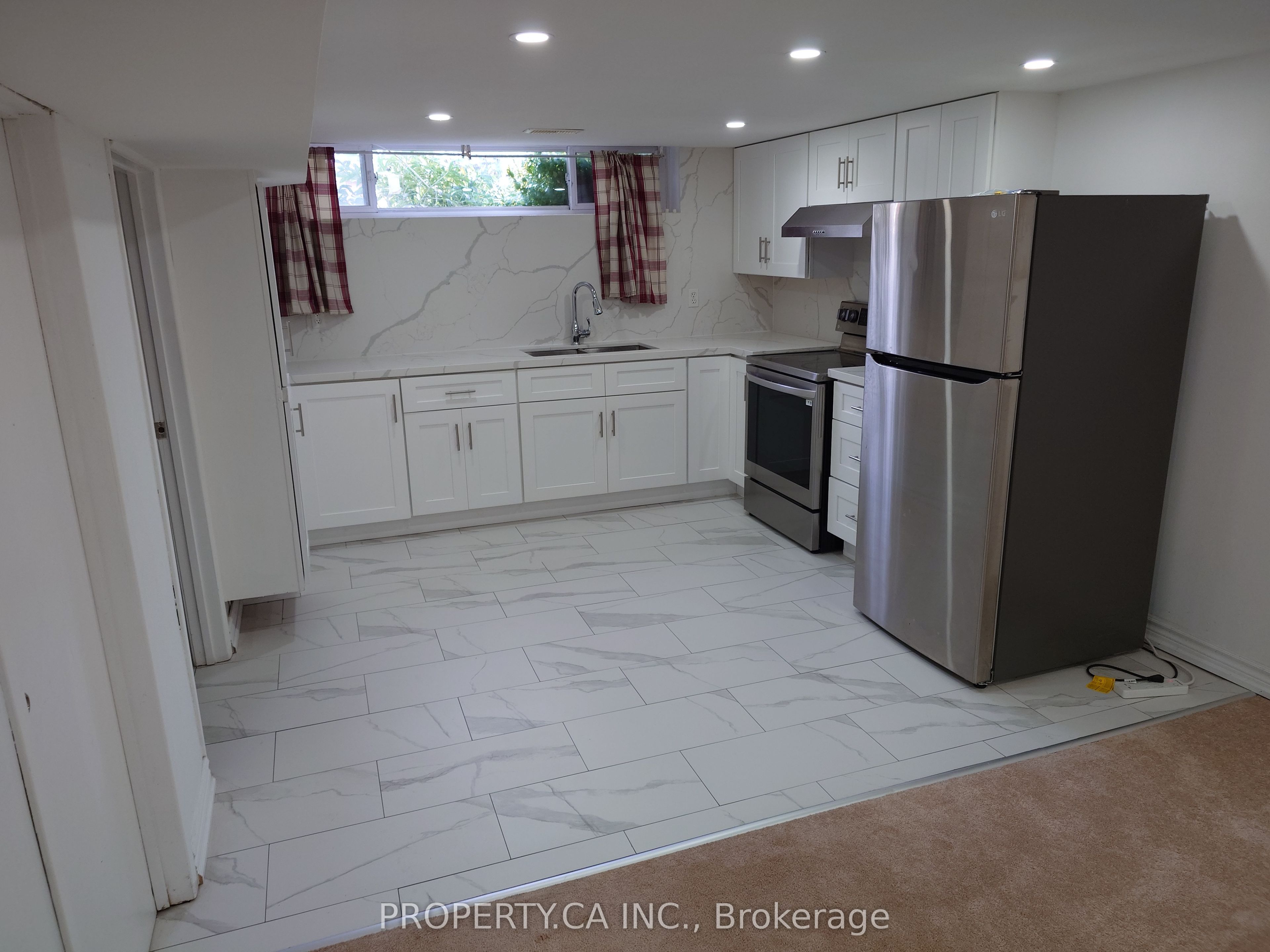 883 Grenoble Boulevard Basement Property Photo 4