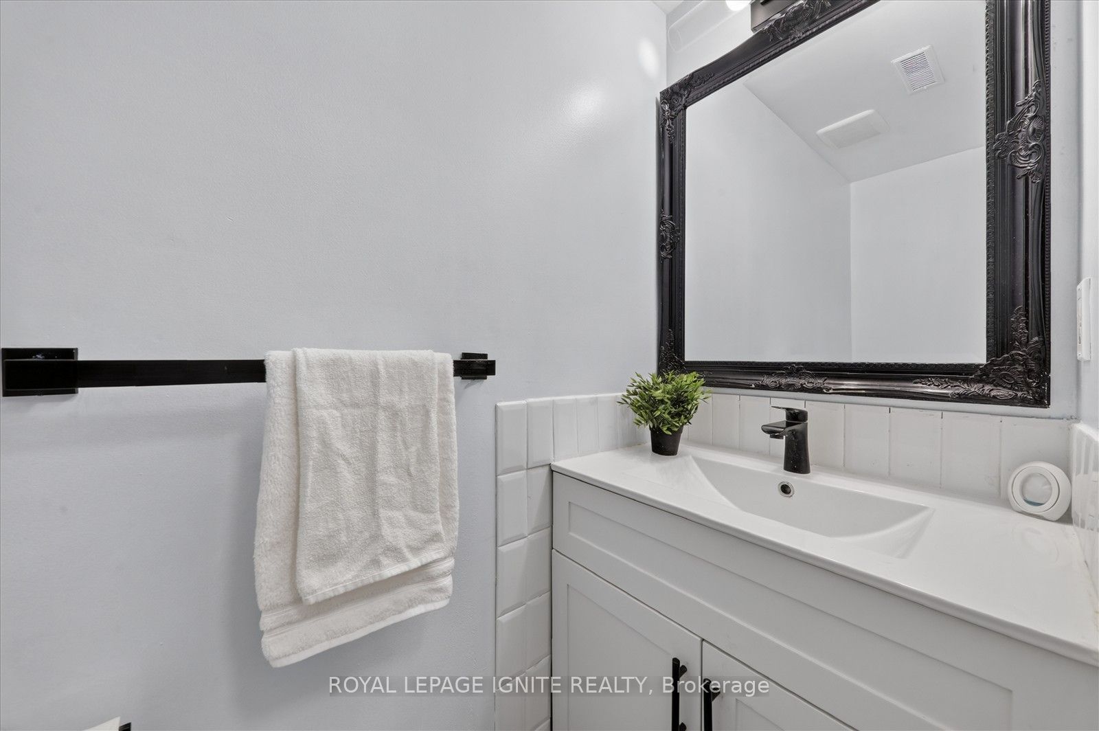 200 Murison Boulevard 33 Property Photo 4