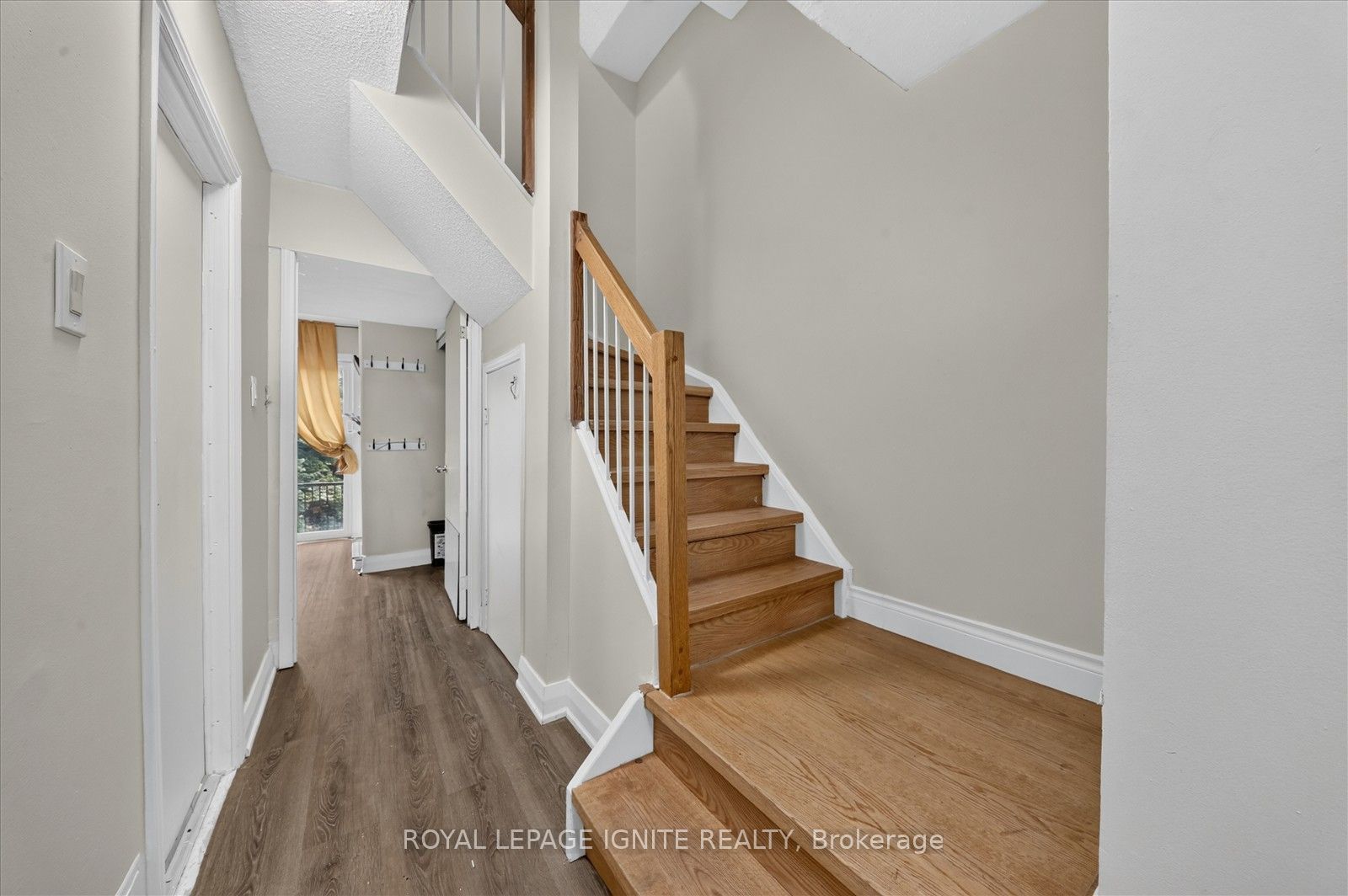 200 Murison Boulevard 33 Property Photo 5
