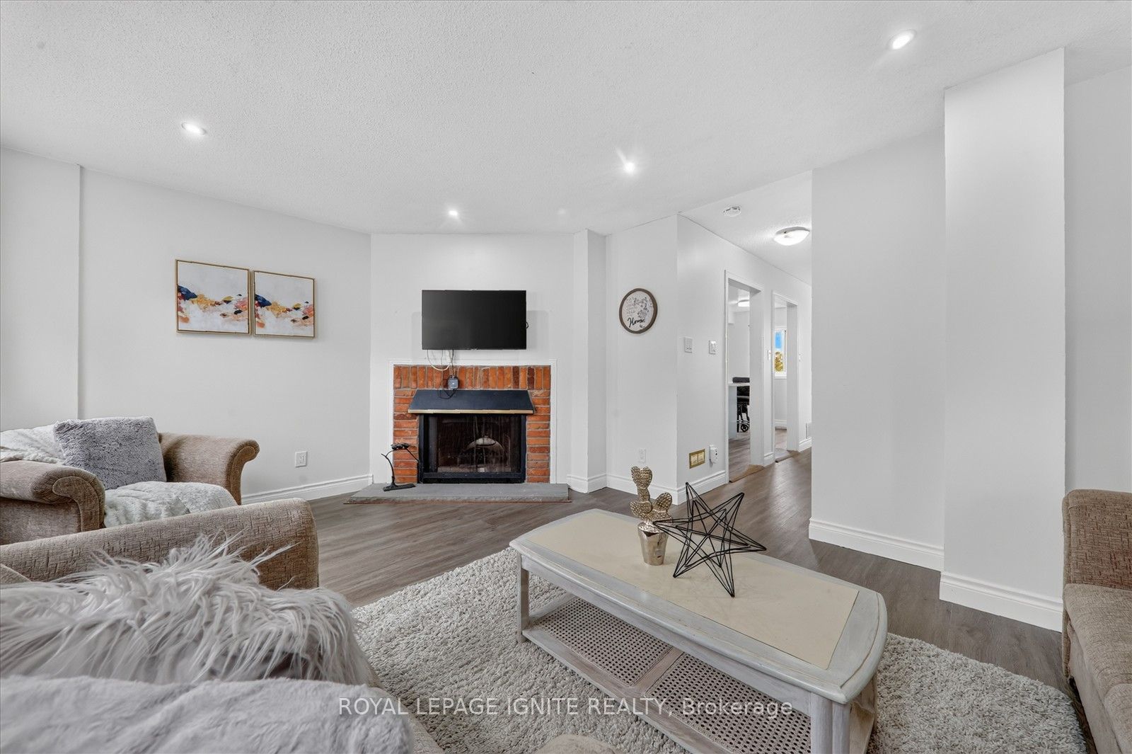 200 Murison Boulevard 33 Property Photo 9