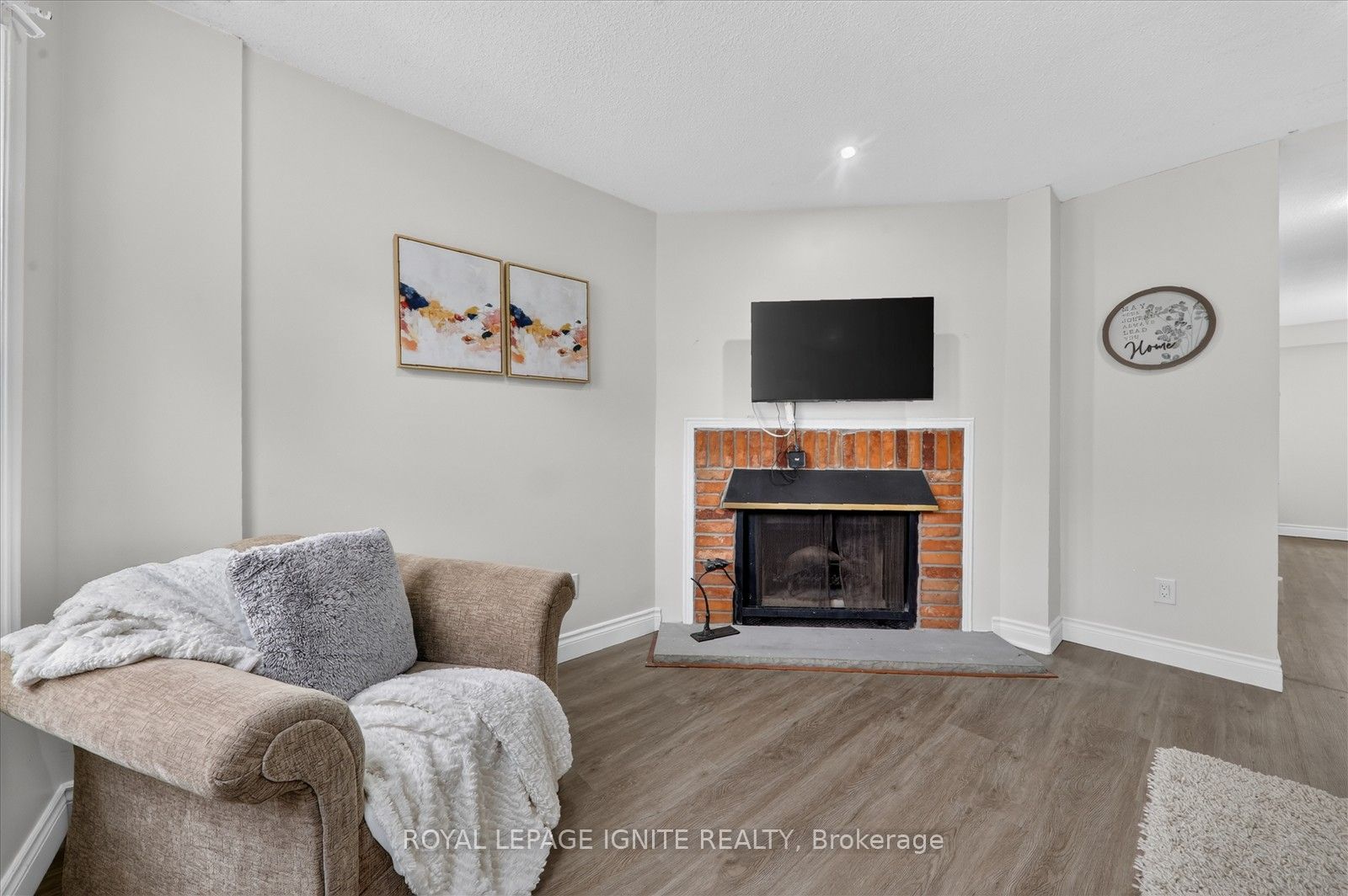 200 Murison Boulevard 33 Property Photo 10
