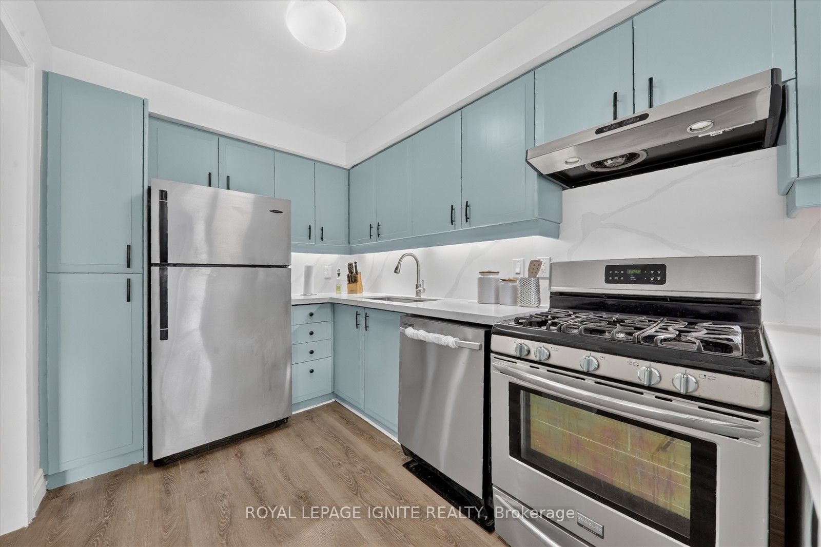 200 Murison Boulevard 33 Property Photo 12