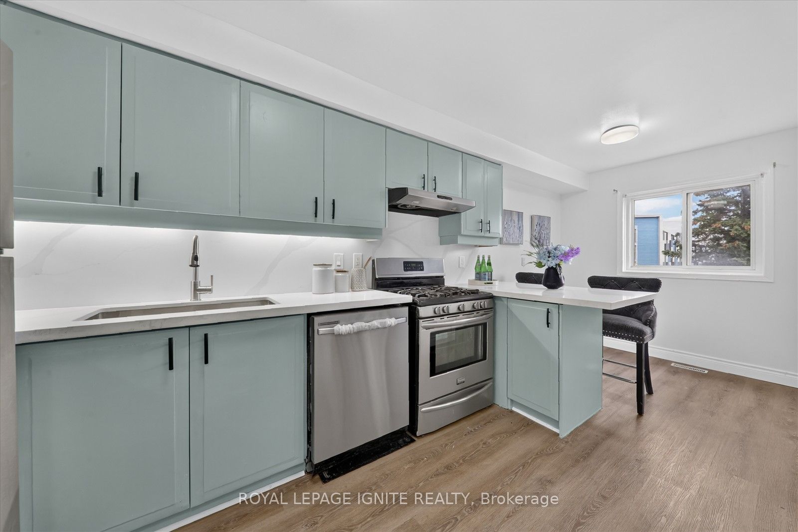 200 Murison Boulevard 33 Property Photo 13