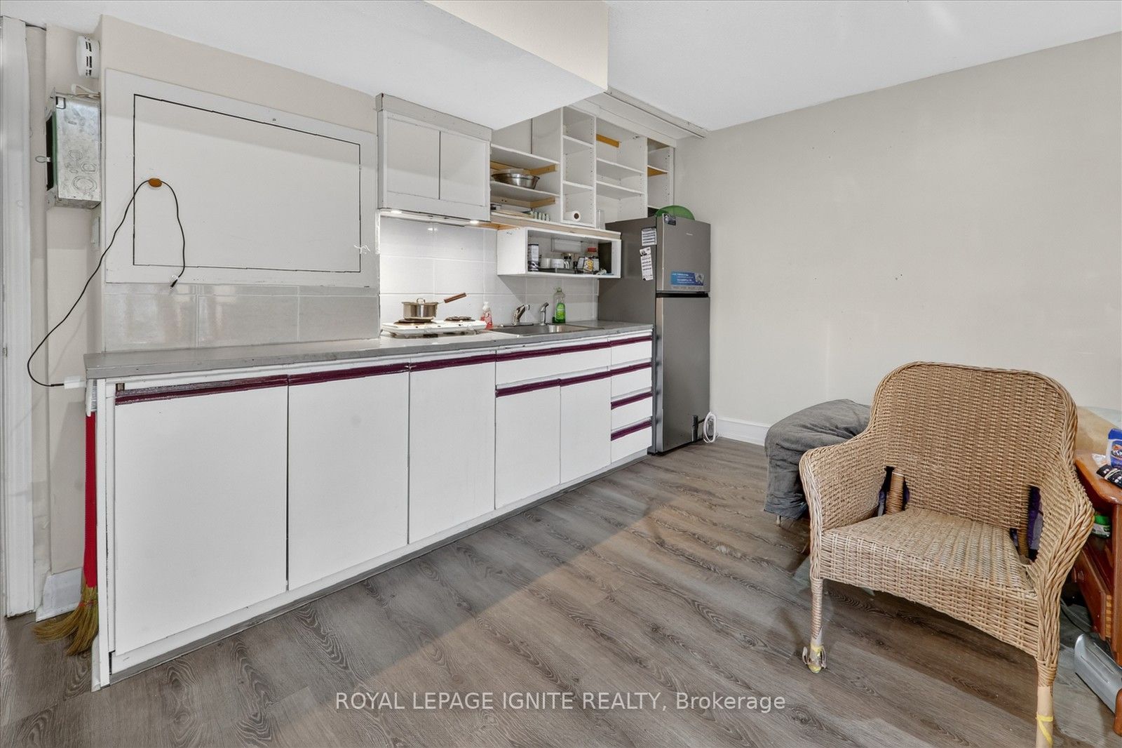 200 Murison Boulevard 33 Property Photo 28