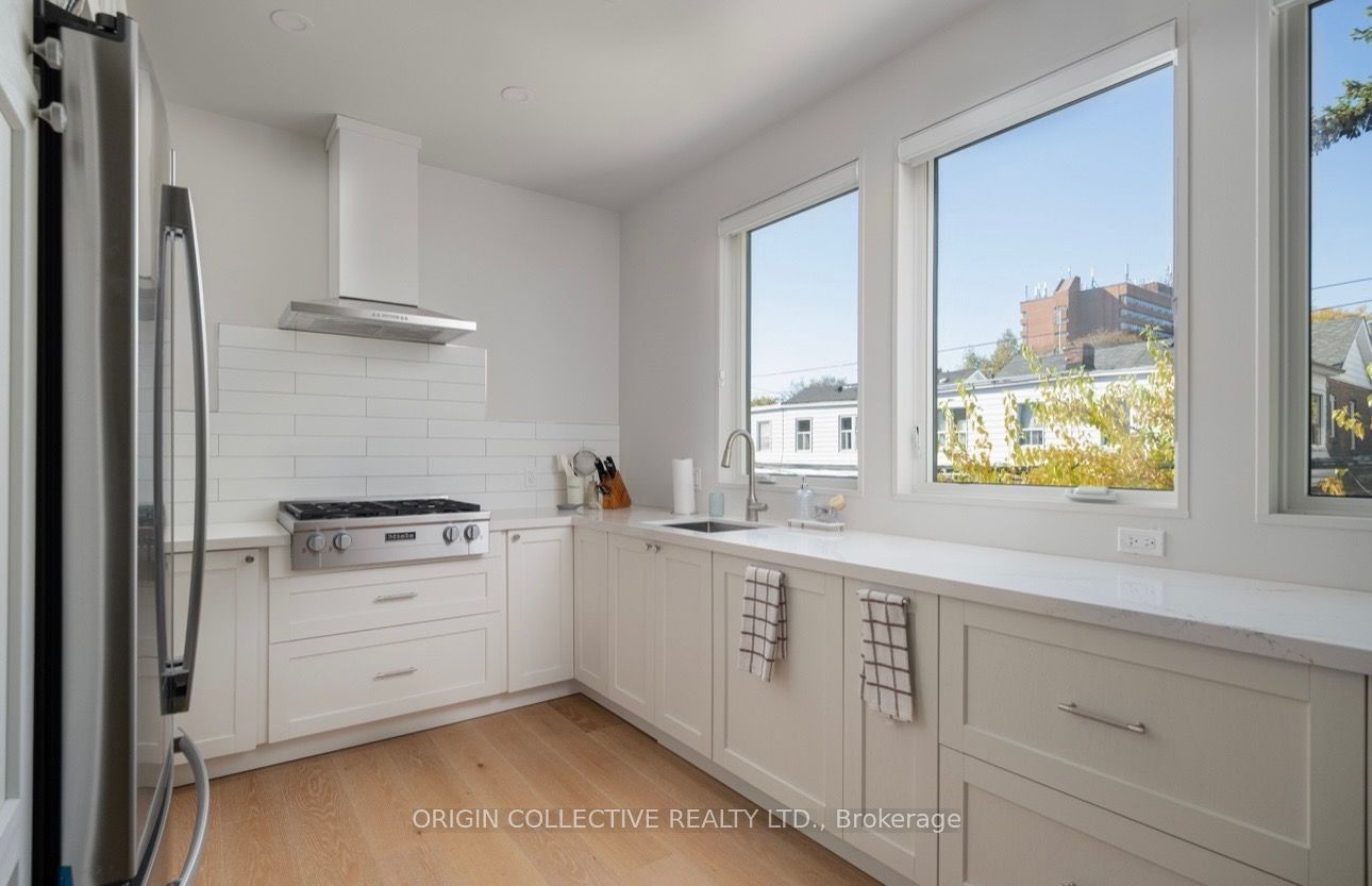 8 Oakdene Crescent Property Photo 2
