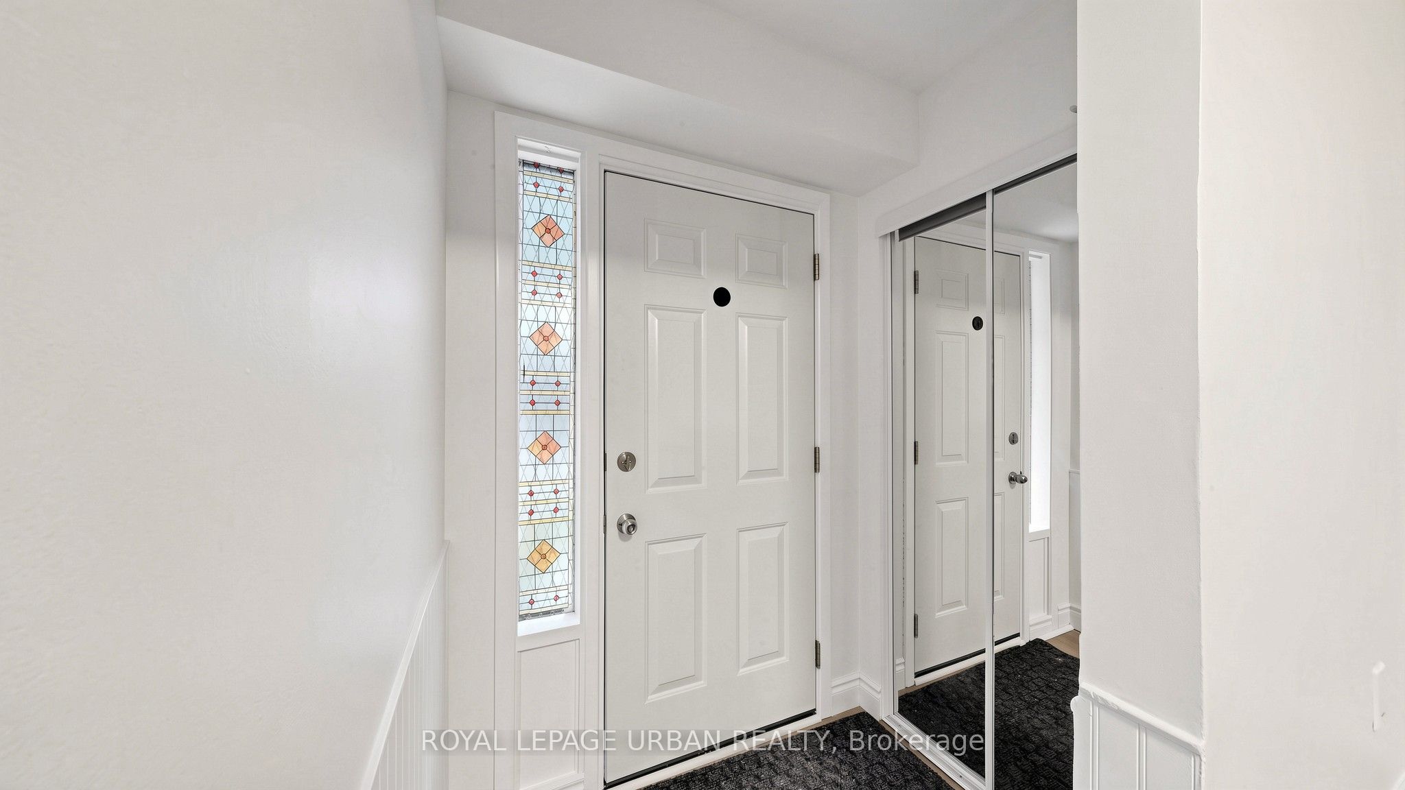 411 Fleetwood Drive Property Photo 4