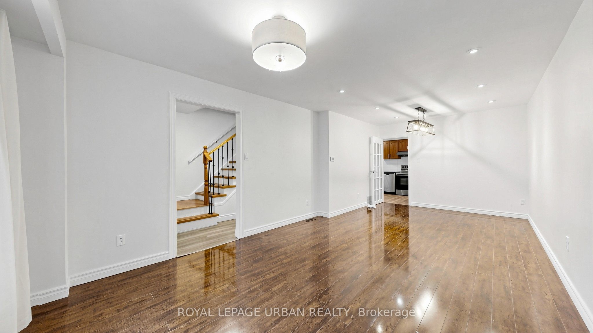 411 Fleetwood Drive Property Photo 5