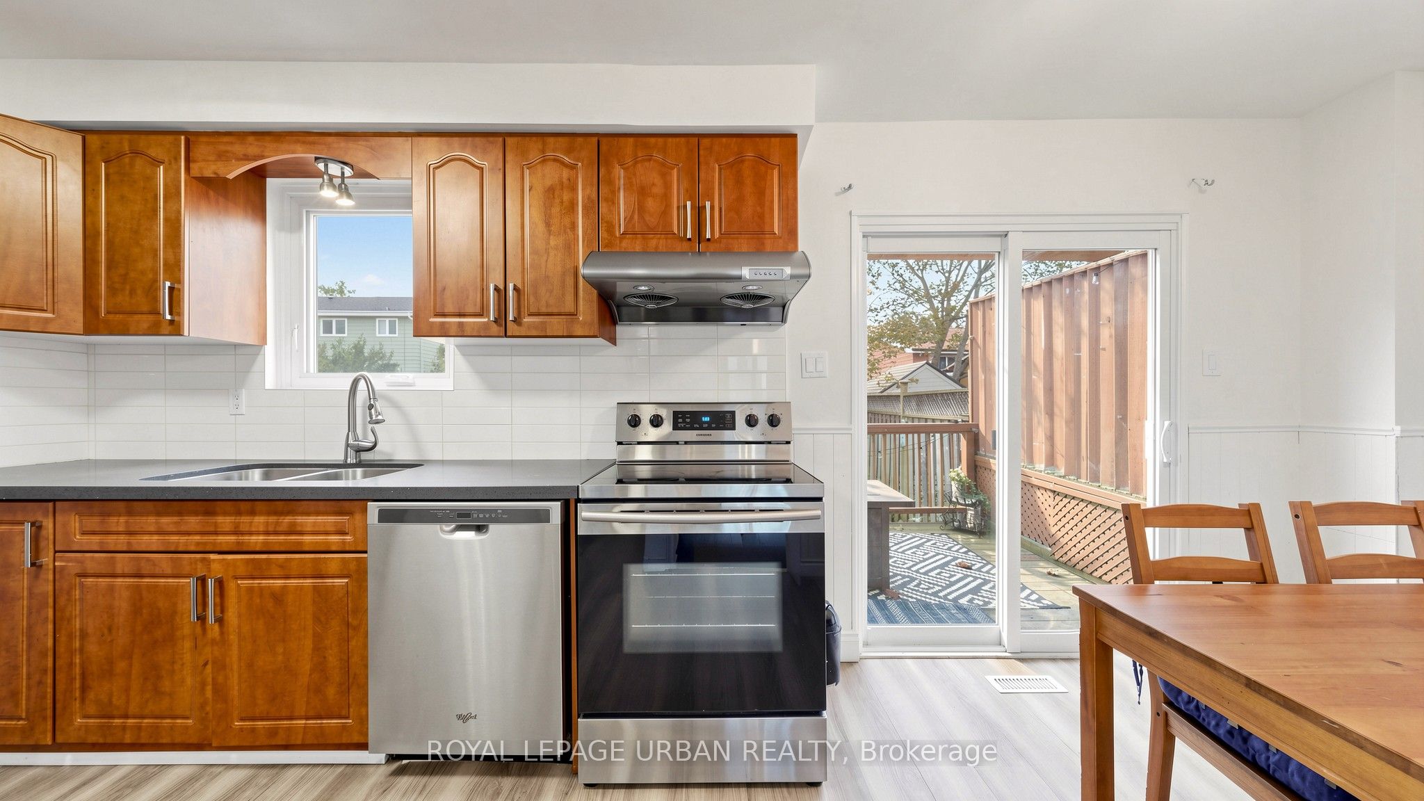411 Fleetwood Drive Property Photo 8
