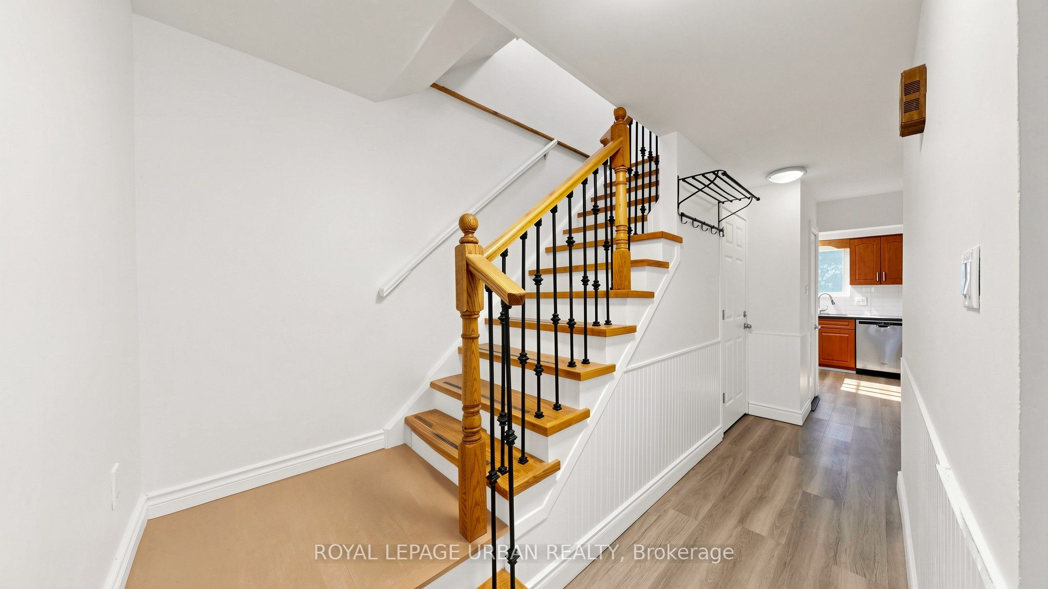 411 Fleetwood Drive Property Photo 12