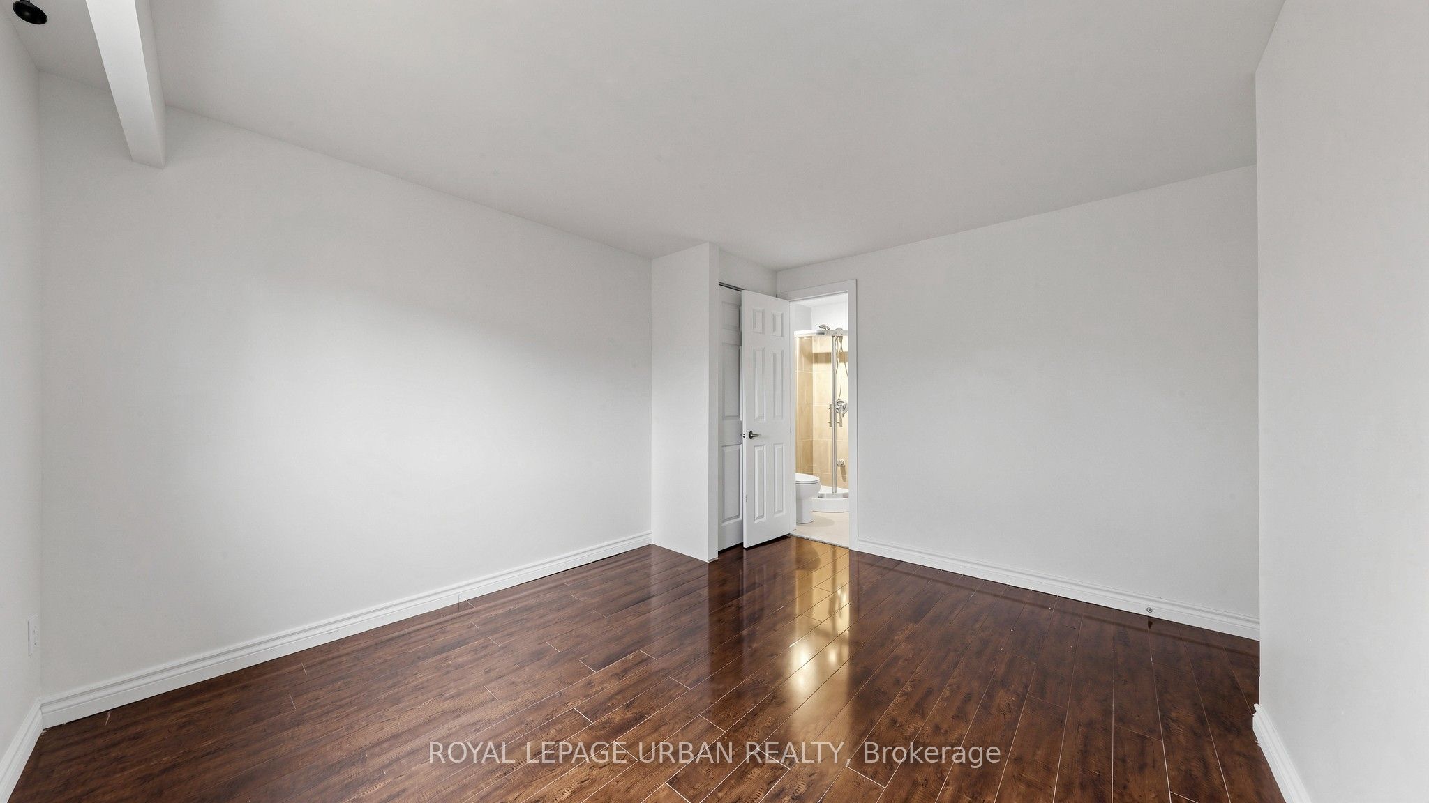 411 Fleetwood Drive Property Photo 17