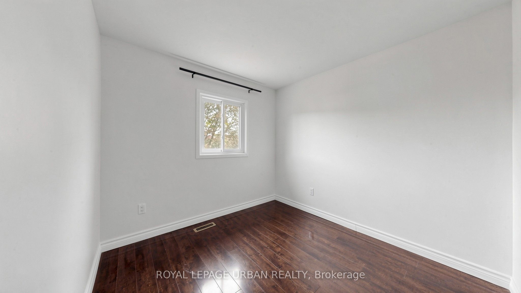 411 Fleetwood Drive Property Photo 21
