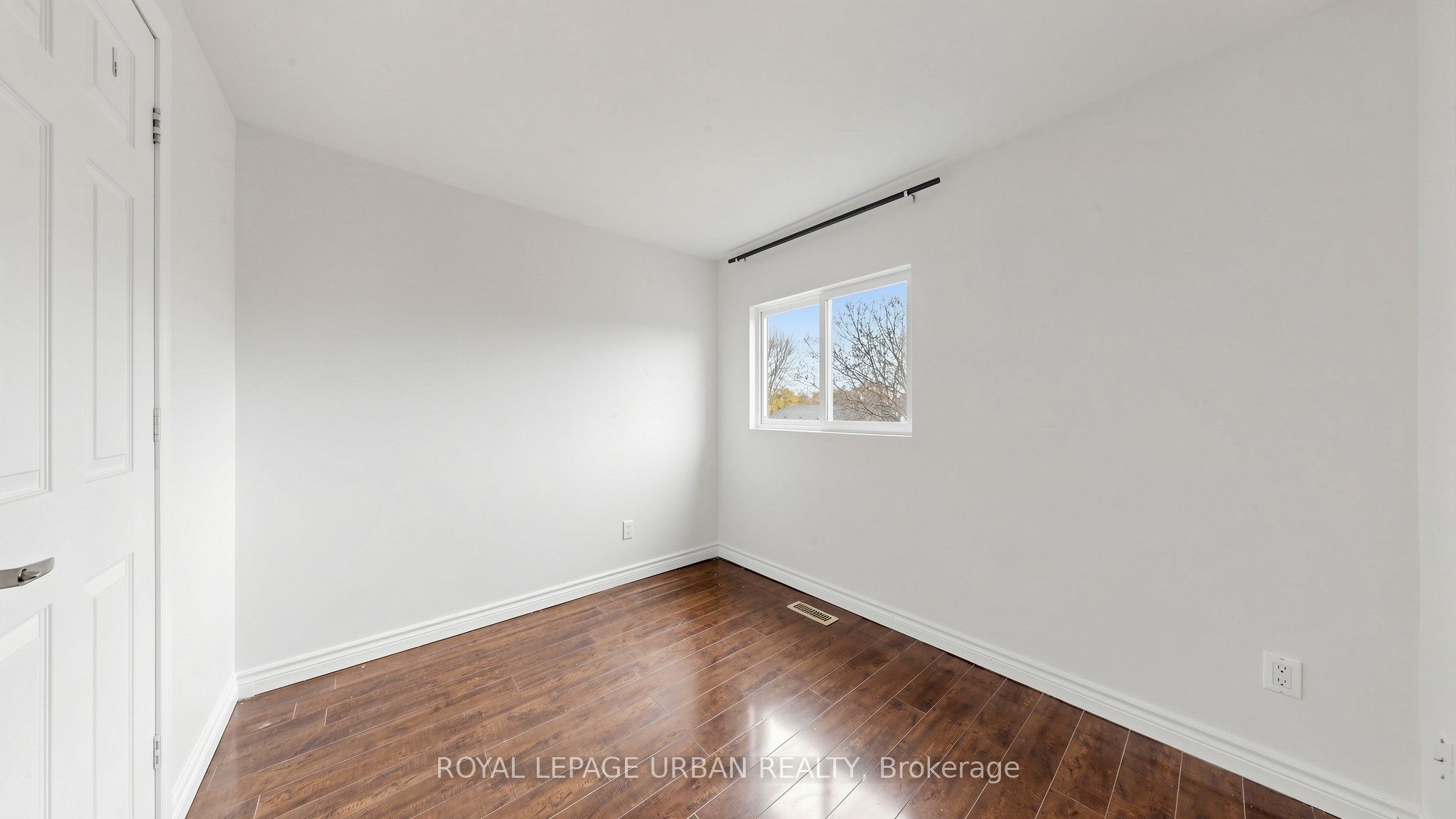 411 Fleetwood Drive Property Photo 23