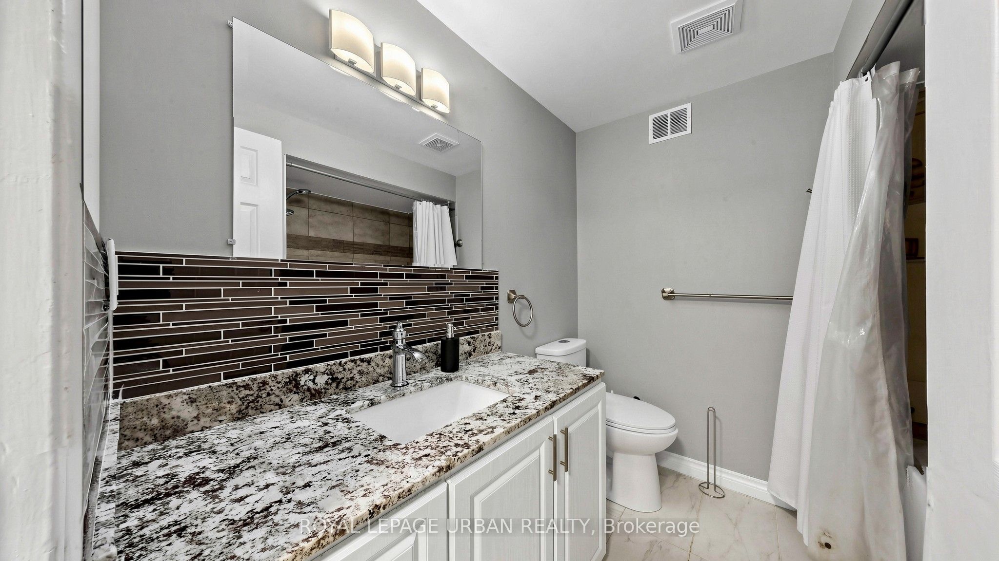 411 Fleetwood Drive Property Photo 29