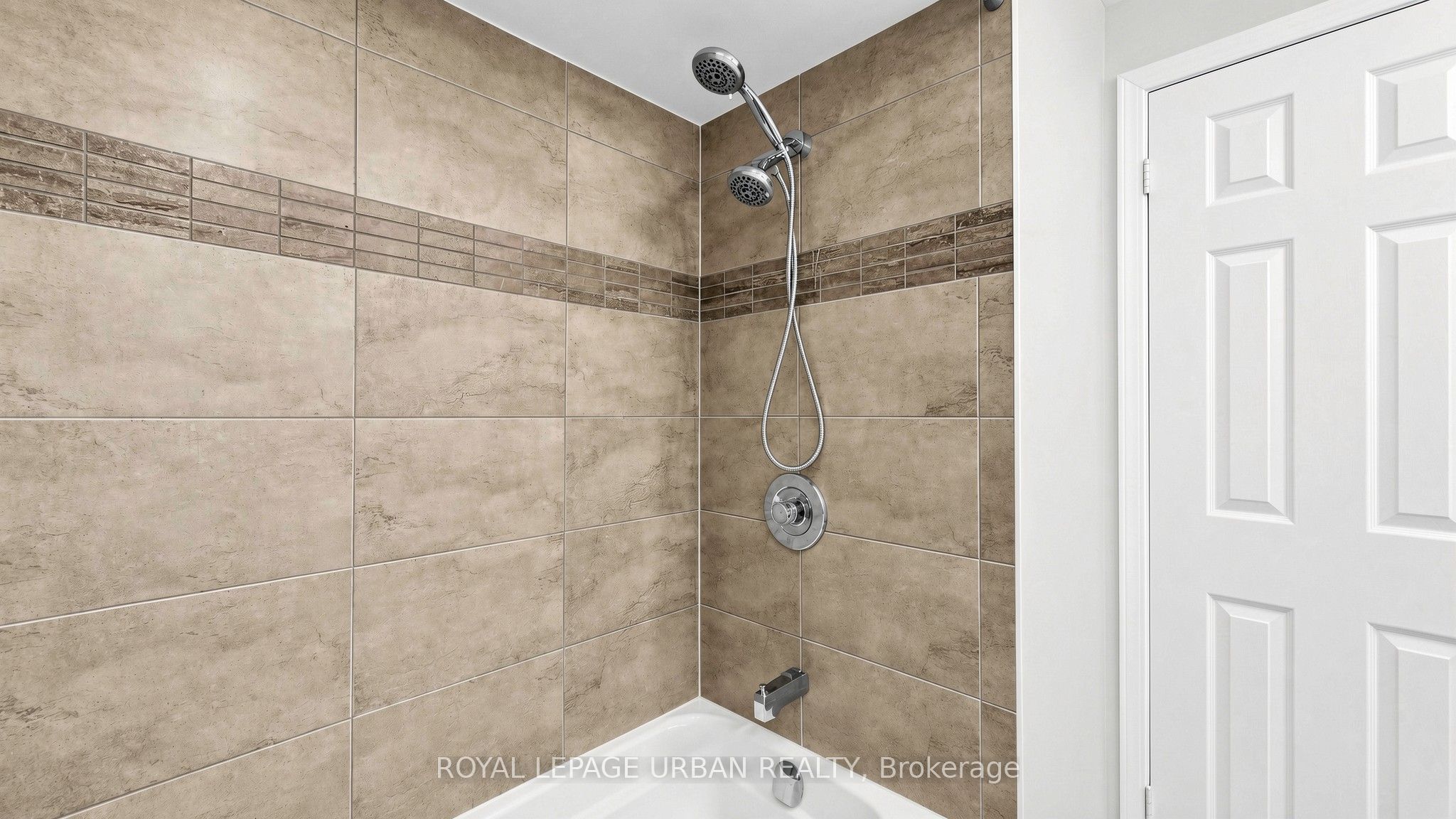 411 Fleetwood Drive Property Photo 30