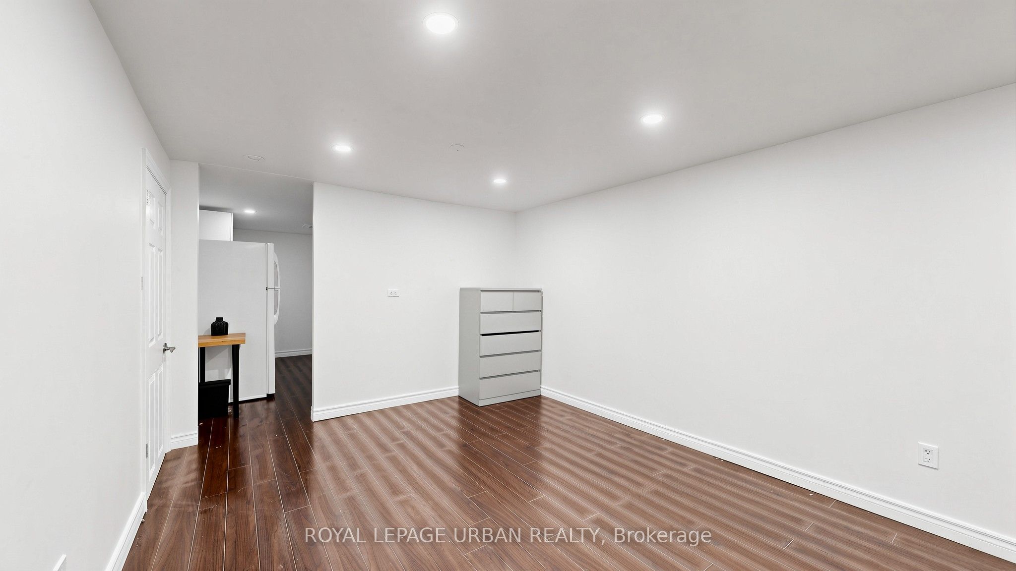411 Fleetwood Drive Property Photo 32
