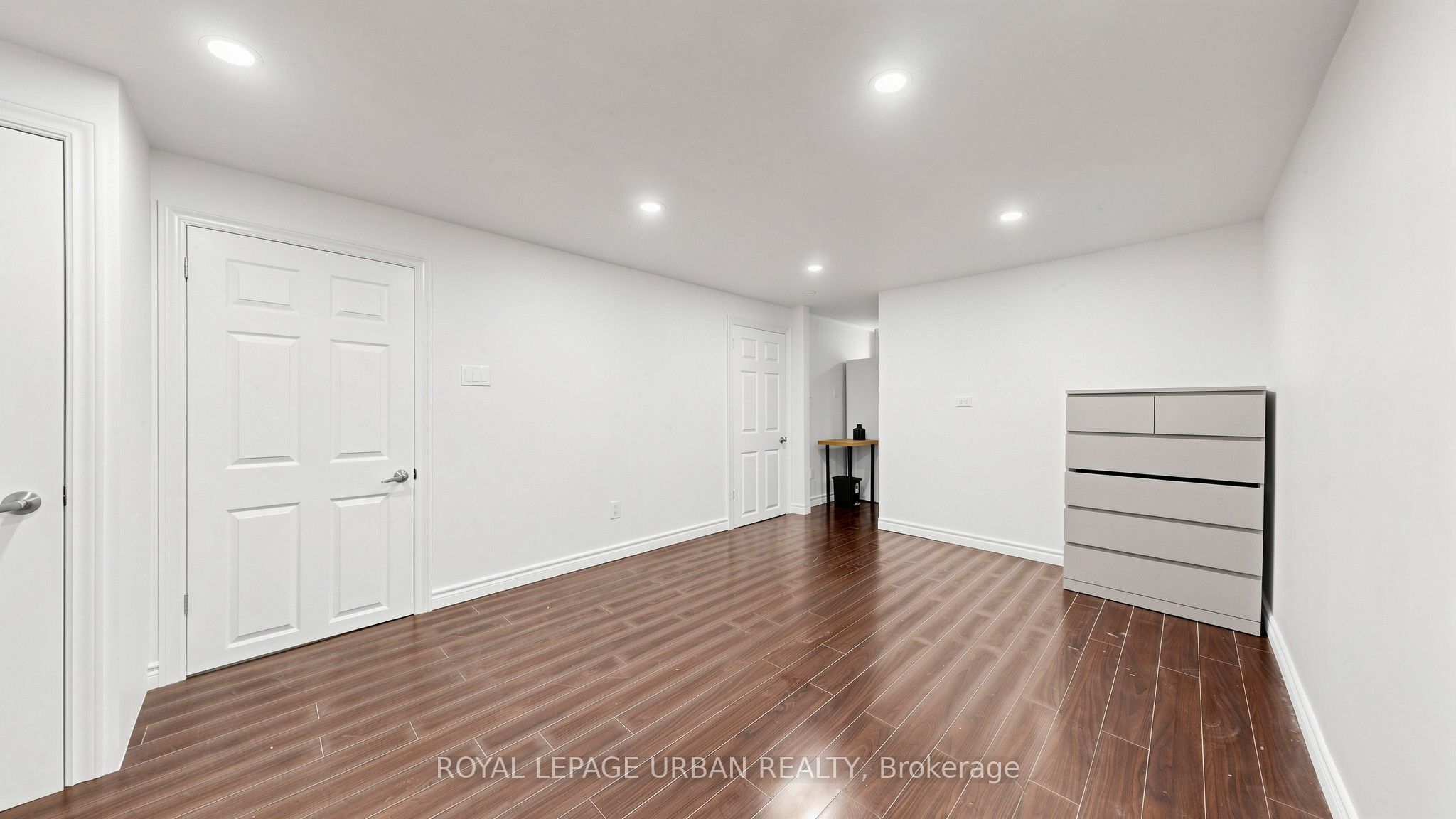 411 Fleetwood Drive Property Photo 33